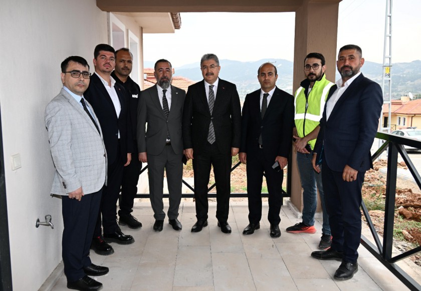 Düziçi İlçemizin Akçakoyunlu Köyünde Yapımı Devam Eden Deprem Köy Konutları İnşaatında İnceleme