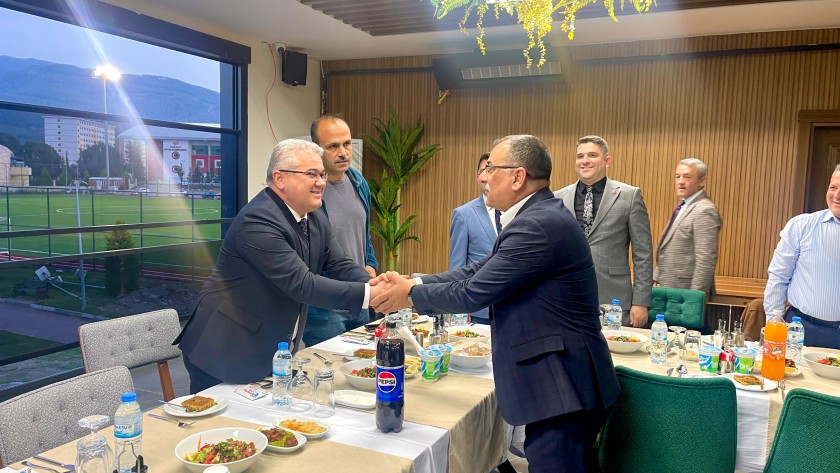 İl Müdürlüğümüz personeli için düzenlenen yemek davetinde bir araya geldik.