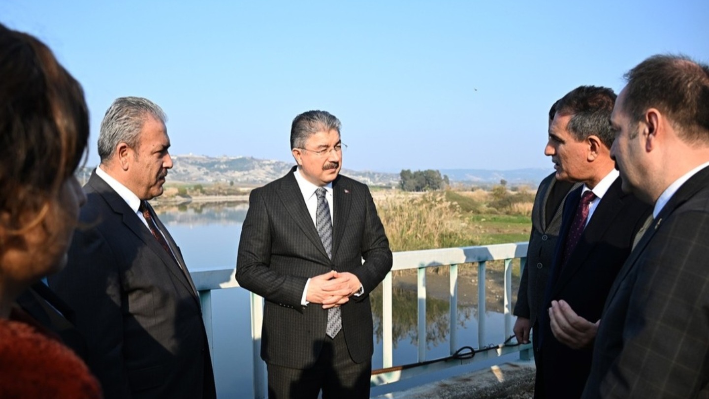 İl Müdürümüz İrfan Remzi Yılmaz Vali Erdinç Yılmaz Arıtma Tesislerinin Tam Kapasite ile Çalışması için Cevdetiye Regülatöründe İncelemede Bulundu.