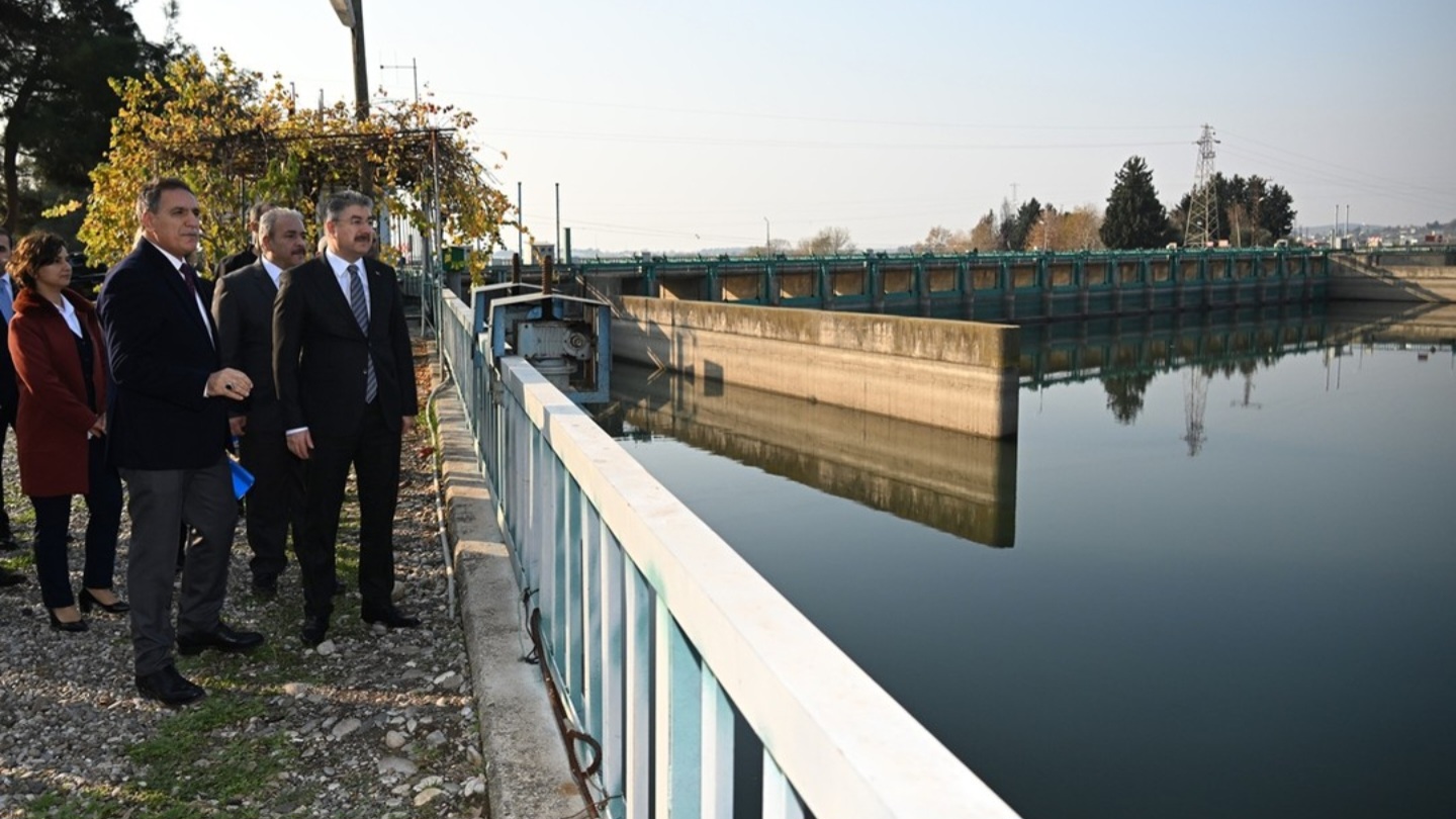 İl Müdürümüz İrfan Remzi Yılmaz Vali Erdinç Yılmaz Arıtma Tesislerinin Tam Kapasite ile Çalışması için Cevdetiye Regülatöründe İncelemede Bulundu.