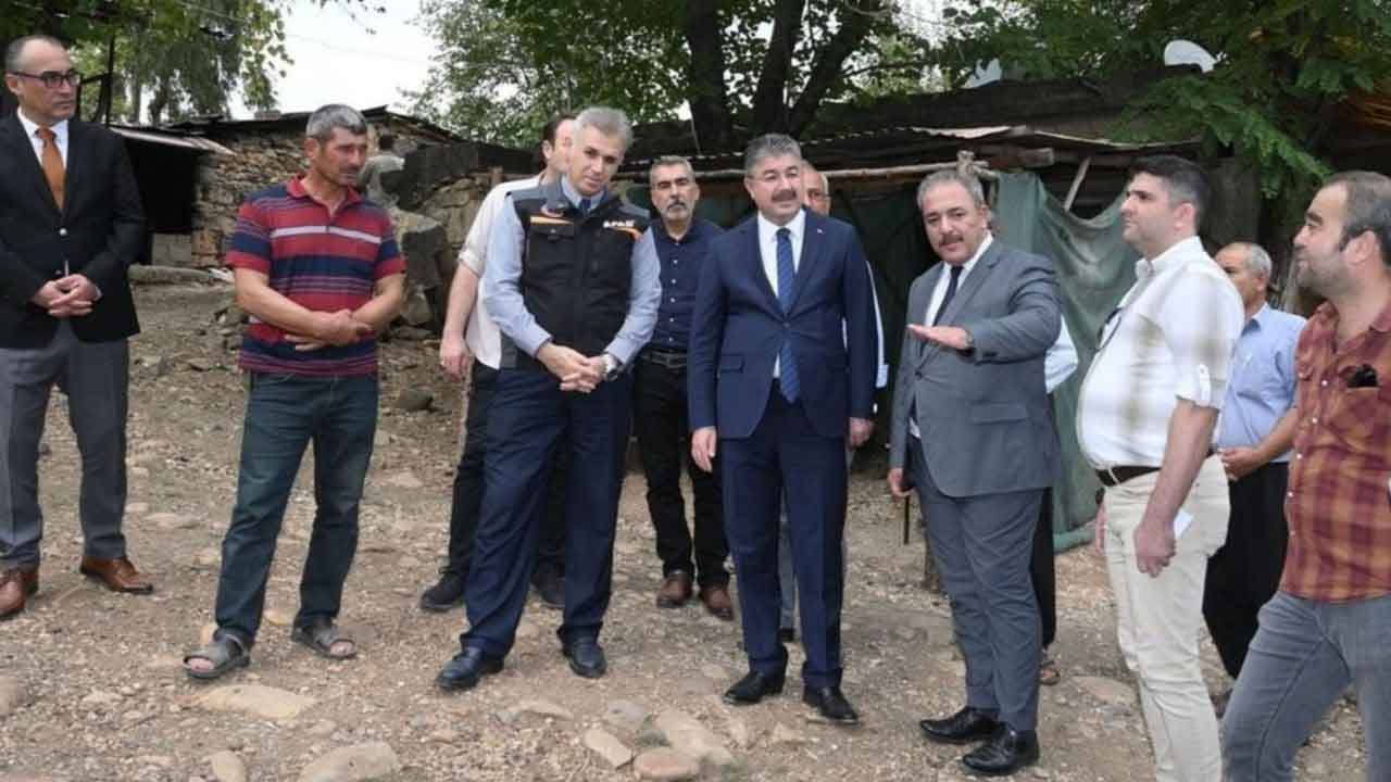 İlimizde 11.10.2022 Tarihinde Meydana Gelen 5.1 Büyüklüğündeki Deprem Sonrası İl Müdürümüz İrfan Remzi Yılmaz ve Beraberinde Bulunan ile Heyet Hasar Tespit Çalışmalarında Bulundu.