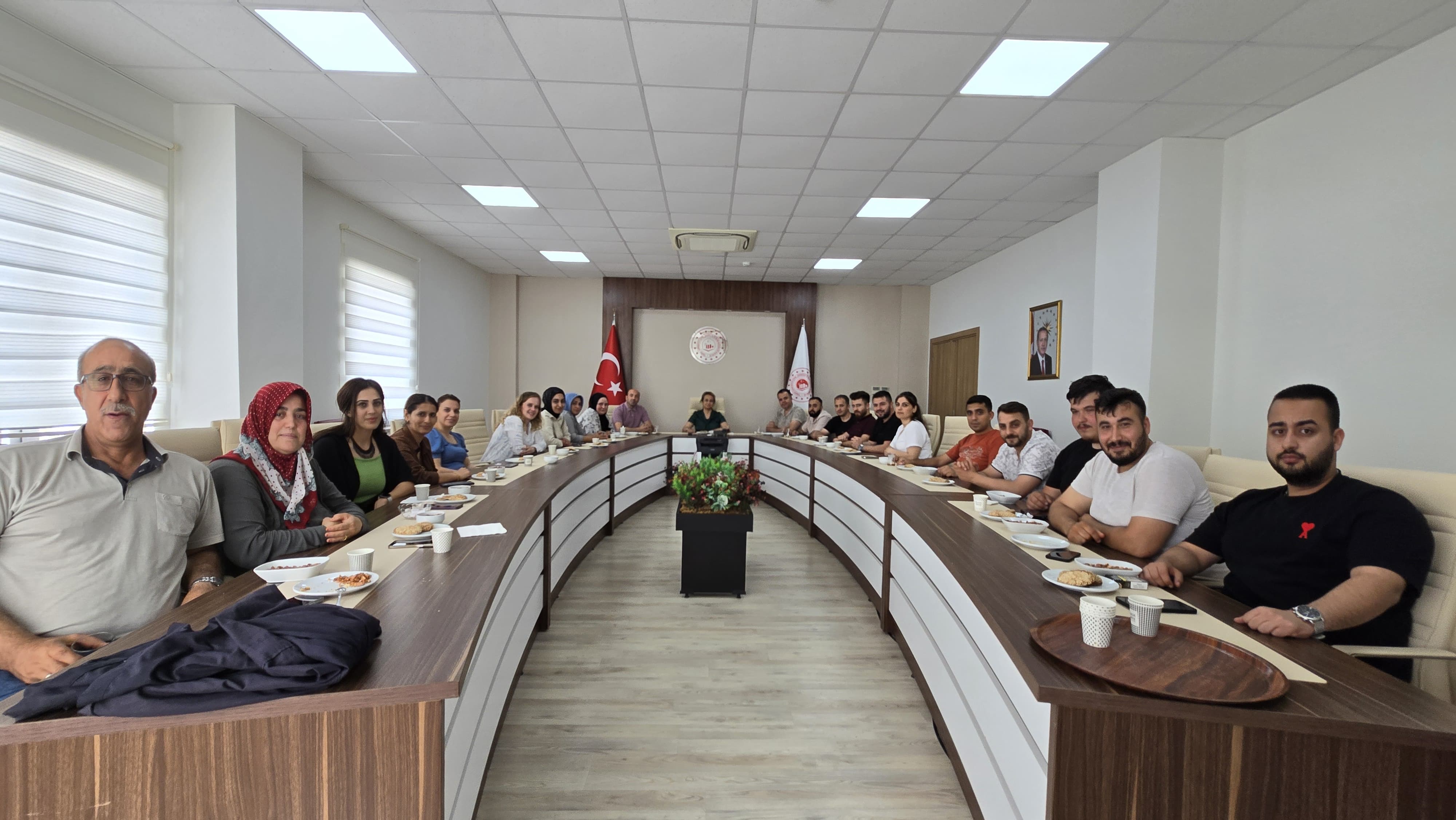 İşkur tarafından başlatılan Toplum Yararına Programı (TYP) kapsamında Kurumumuzda hizmet veren  çalışanlarımıza veda toplantısı düzenlendi.