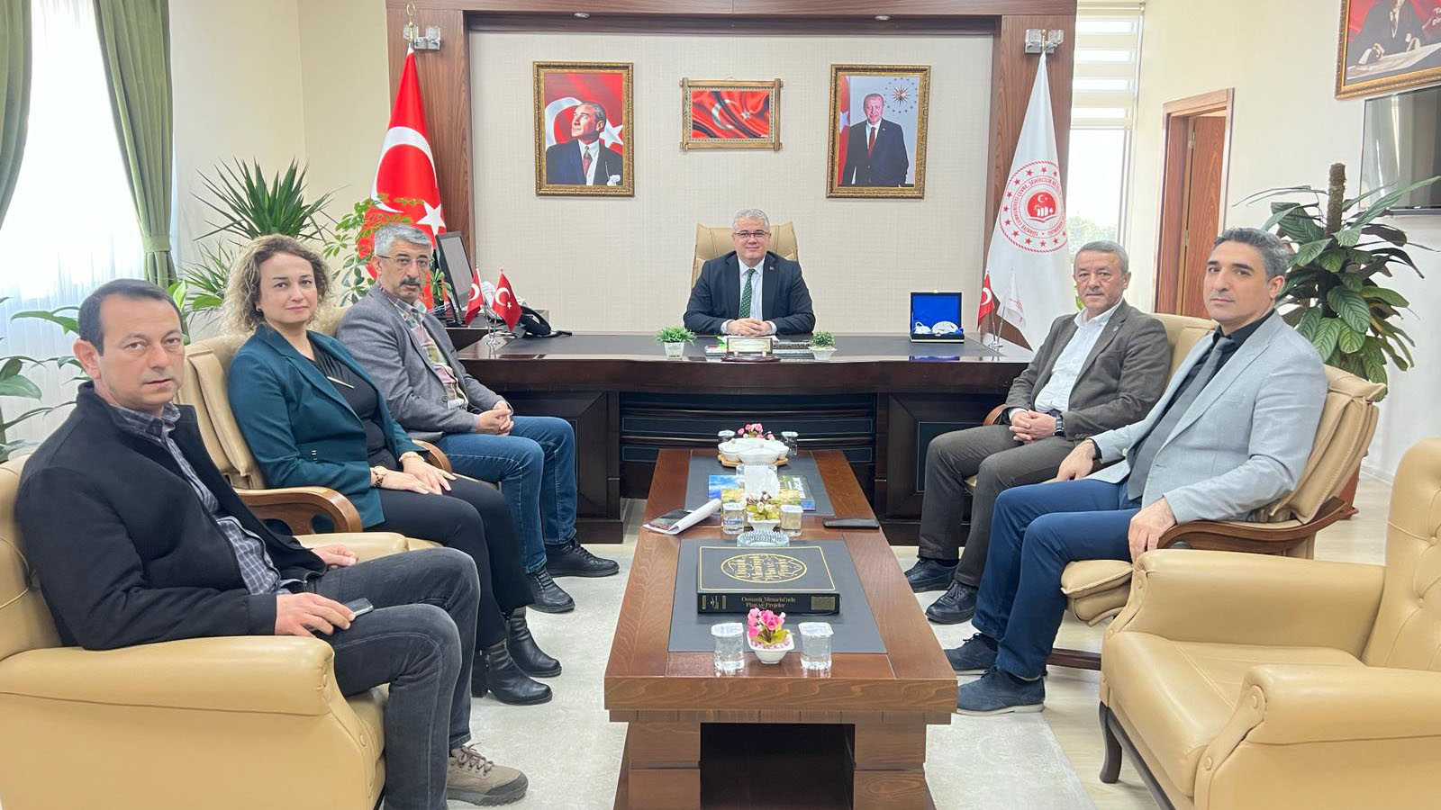 Memur Sen Osmaniye İl Başkanı Sayın Mahmut KAHRAMAN, Osmaniye Sağlık Sen Şube Başkanı Sayın Muhittin ÇENET, İl Müdürümüzü Ziyaret Etti.