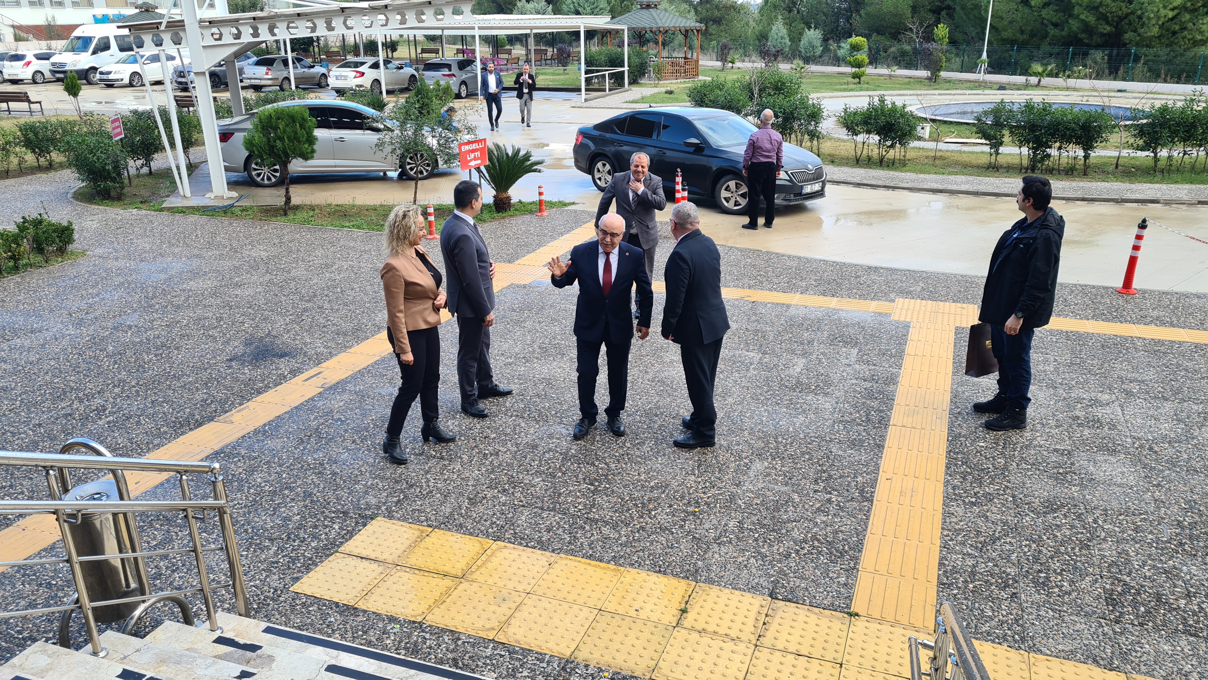 Milliyetçi Hareket Partisi Osmaniye İl Başkanı Sayın Yusuf ÇOMU ve beraberinde bulunan heyet, İl Müdürümüzü Ziyaret Etti.