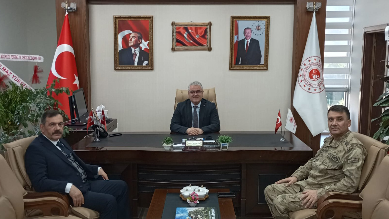 Osmaniye İl Emniyet Müdürü Mehmet SARIBUVA ve İl Jandarma Komutanı Jandarma Albay Sayın Halit GÜLTEN İl Müdürümüzü Ziyaret Etti.