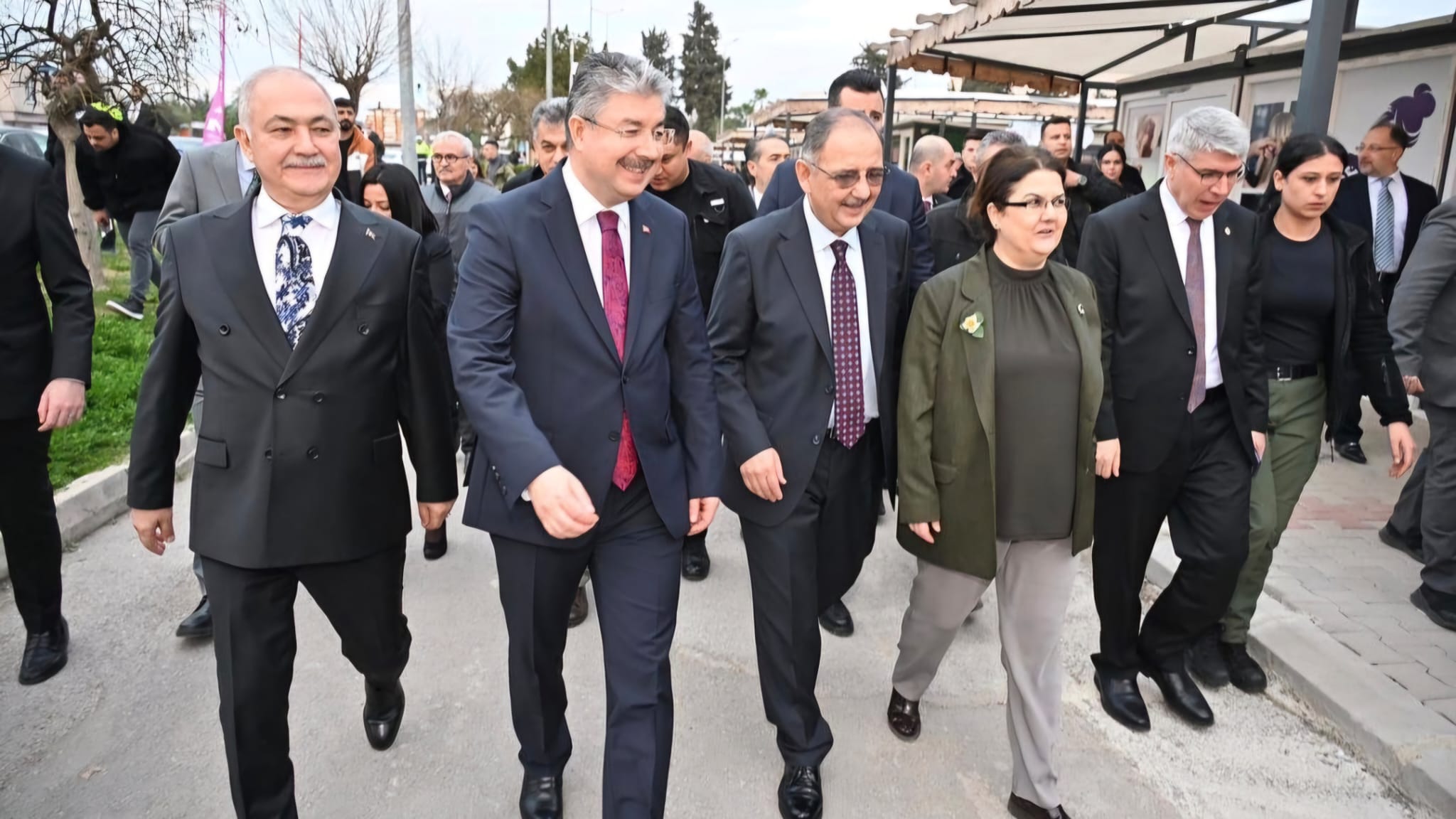 Osmaniye İlimizde Yapımı Tamamlanan 1.976 Konut Bakanımız Sayın Mehmet ÖZHASEKİ Beyefendinin Katılı ile Gerçekleşti.