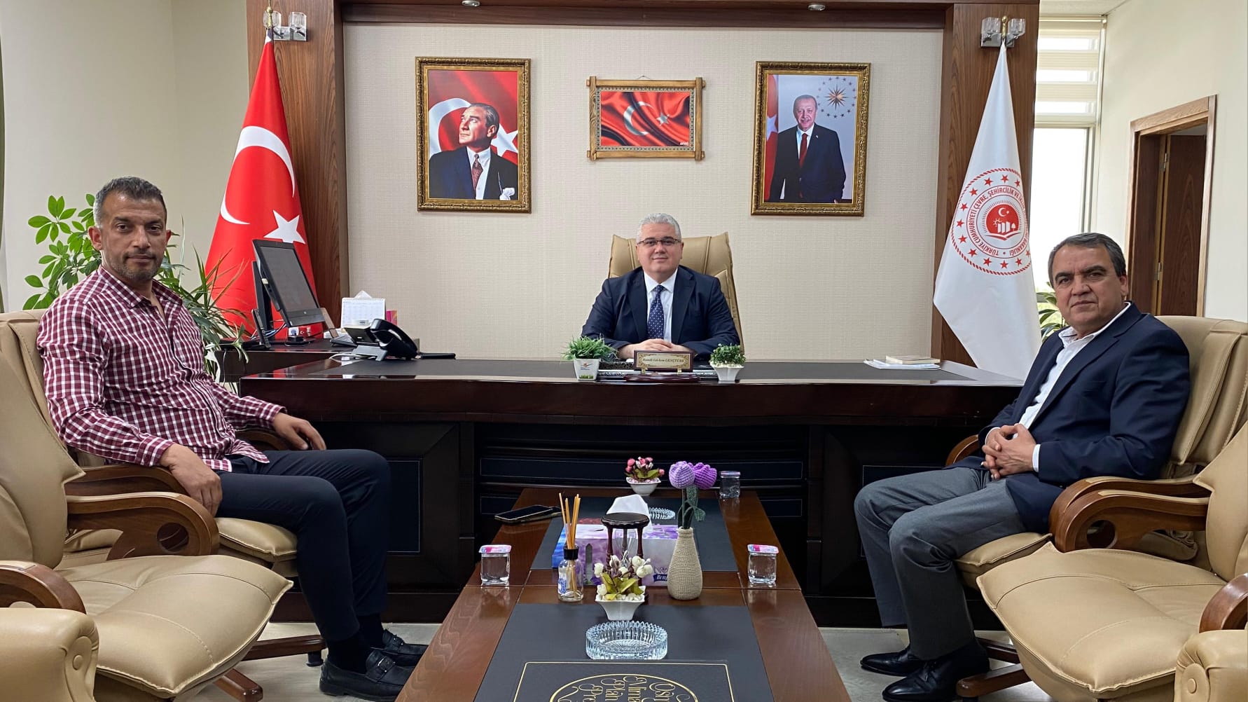 Osmaniye Milletvekili Sayın Derya Yanık'ın danışmanı Sayın Volkan IŞIKLI İl Müdürümüzü Ziyaret Etti.