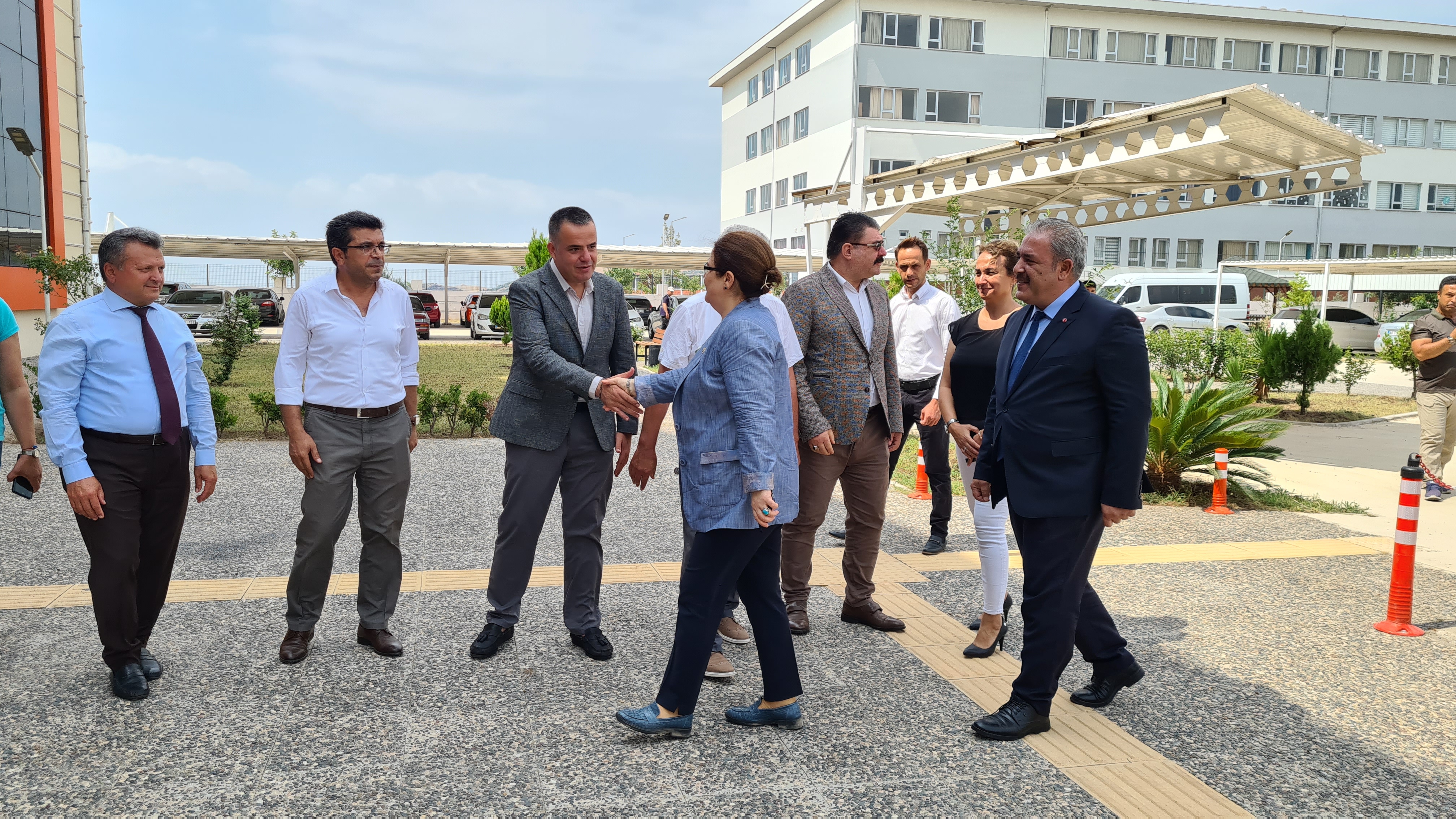 Osmaniye Milletvekilimiz Sayın Derya Yanık, AK Parti il Başkanı Sayın Servet Alibekiroğlu ve beraberindeki heyet, İl Müdürlüğümüzü ziyaret etti.