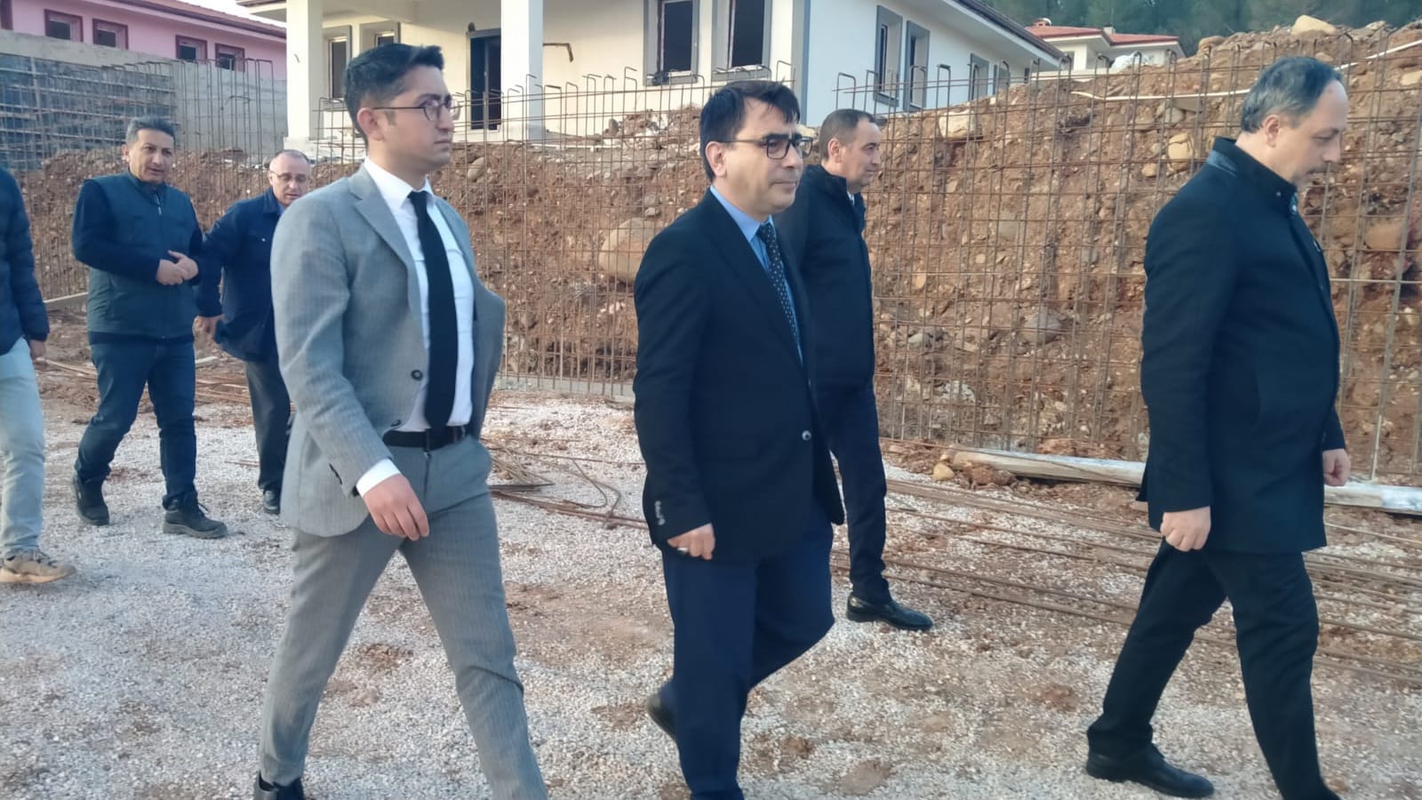 Şekerdere, Ellek ve Hasanbeyli İlçemize Bağlı Sarayova Köylerinde Yapımı Devam Eden Deprem Konutlarda İnceleme