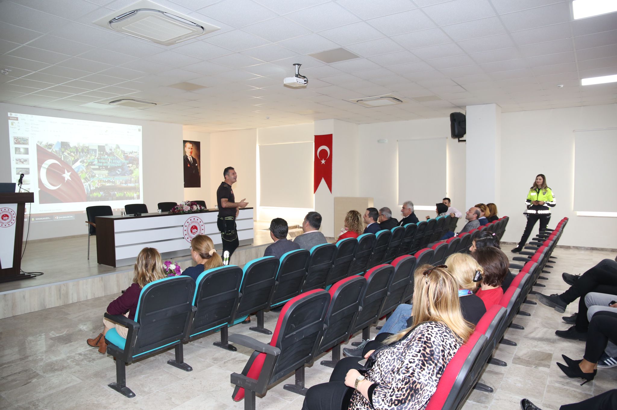 Trafik Tescil ve Denetleme Şube Müdürü Atilla Yeşilbaş ve personeli tarafından Müdürlüğümüz hizmet binasında 