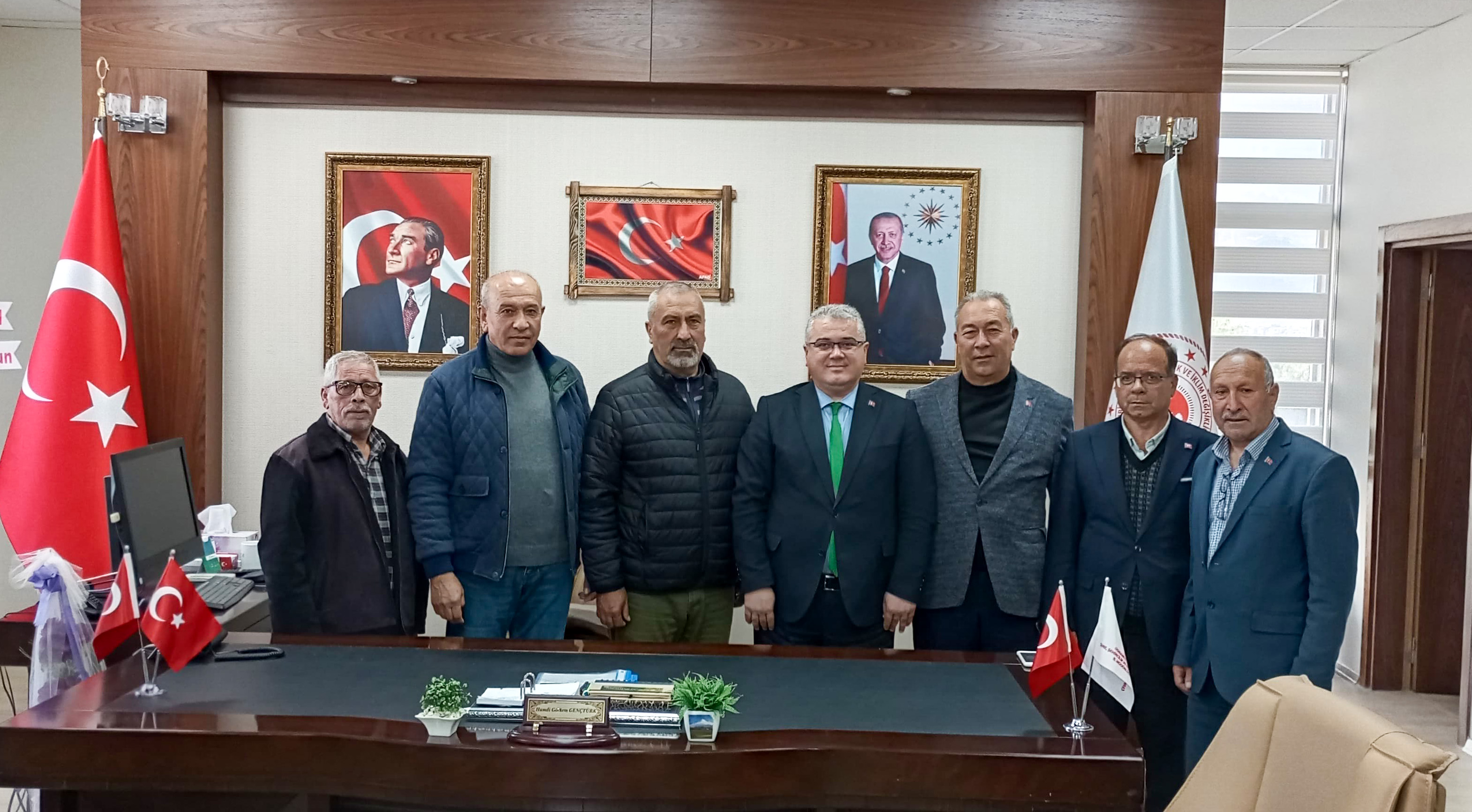 Türkmen Derneği Başkanı İl Müdürümüz Hamdi Görkem Gençtürk'ü Makamında Ziyaret Etti.