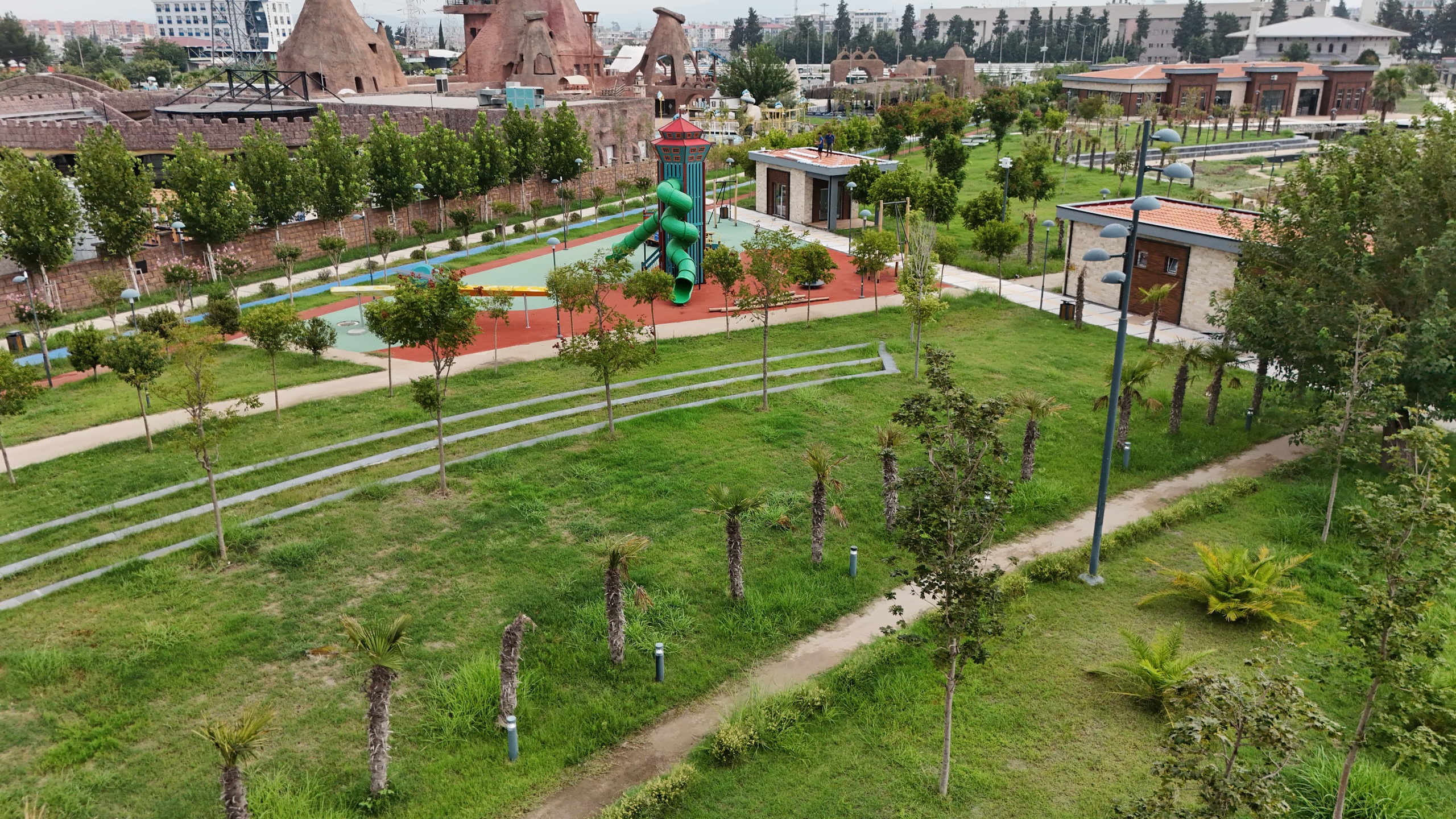 Vali Dr. Erdinç Yılmaz, Osmaniye Milletvekili Seydi Gülsoy, Belediye Başkanı İbrahim Çenet Osmaniye Millet Bahçesi’nde İncelemelerde Bulundul