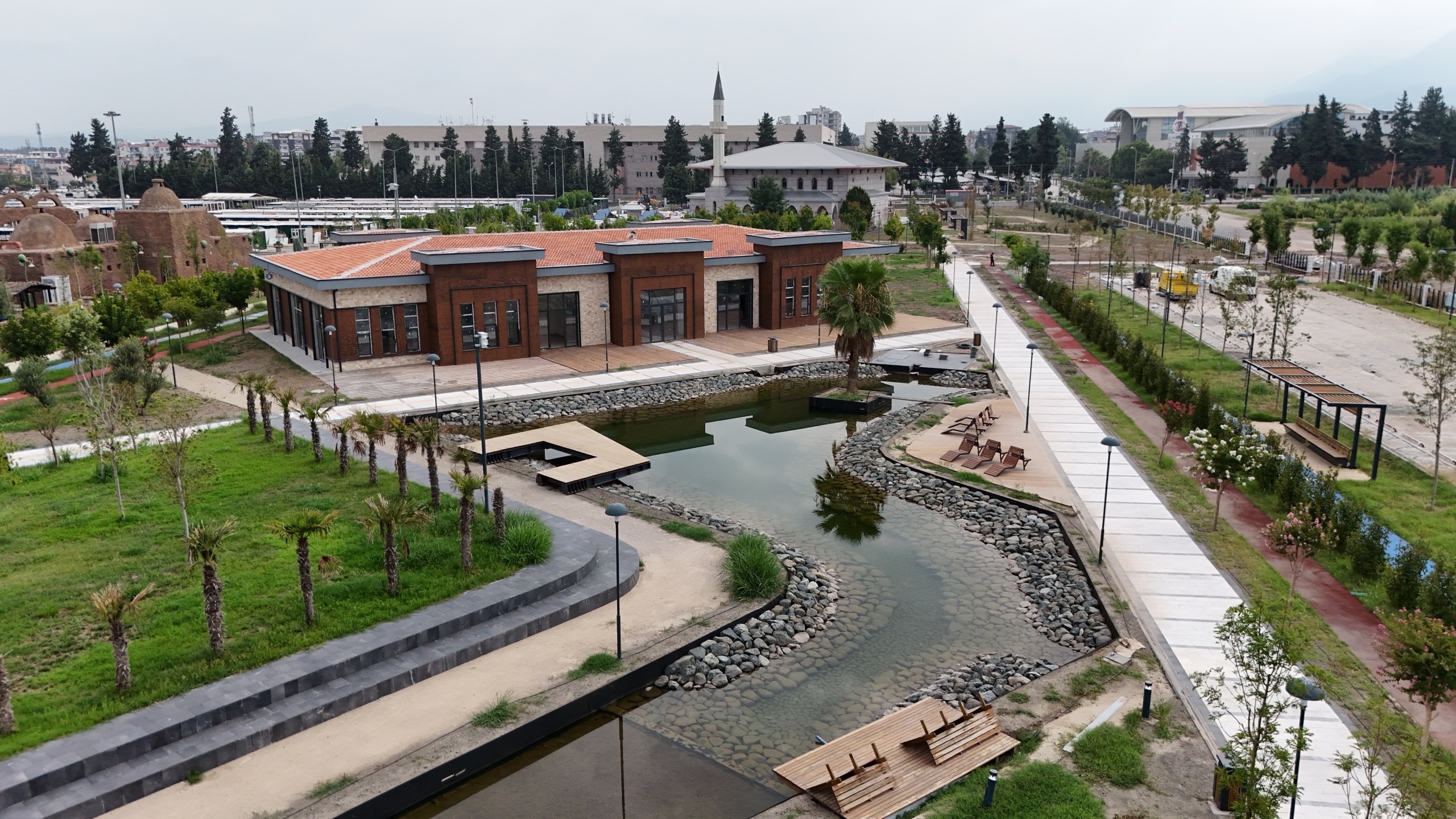 Vali Dr. Erdinç Yılmaz, Osmaniye Milletvekili Seydi Gülsoy, Belediye Başkanı İbrahim Çenet Osmaniye Millet Bahçesi’nde İncelemelerde Bulundul