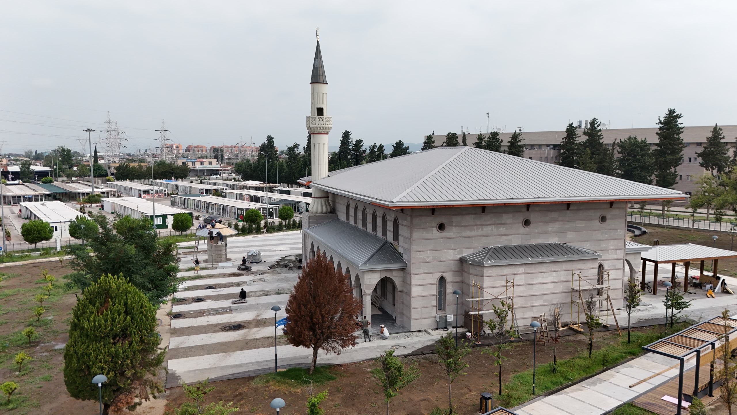 Vali Dr. Erdinç Yılmaz, Osmaniye Milletvekili Seydi Gülsoy, Belediye Başkanı İbrahim Çenet Osmaniye Millet Bahçesi’nde İncelemelerde Bulundul