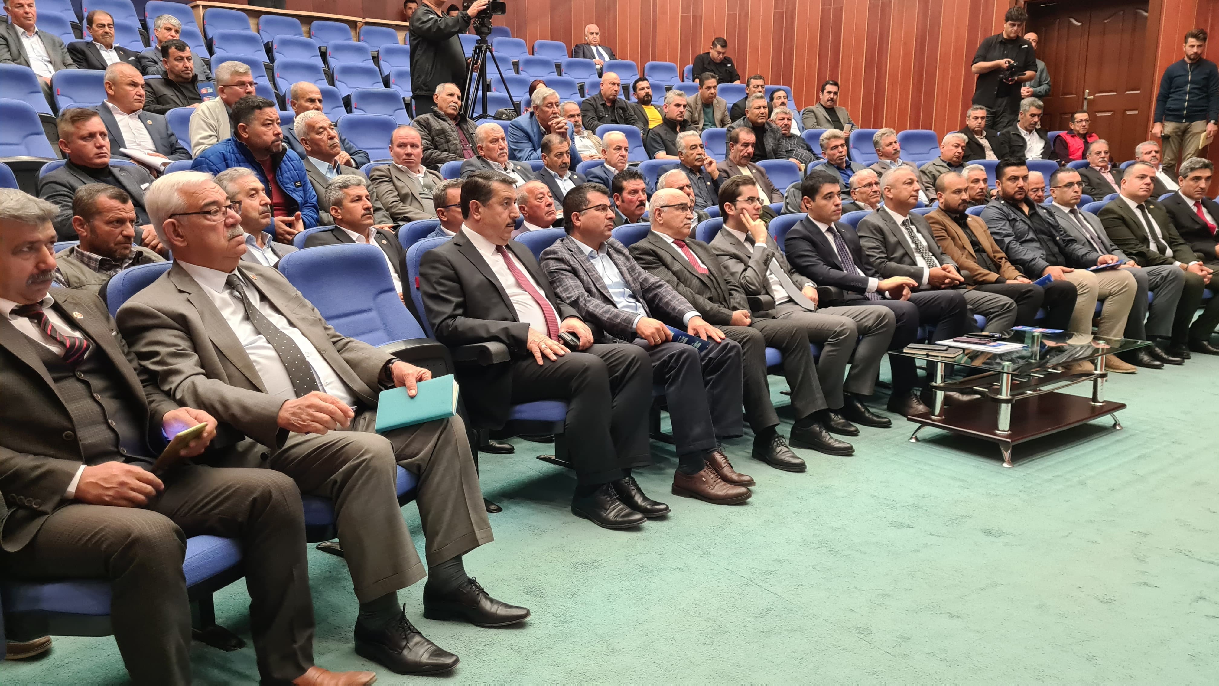 Yerinde Dönüşüm Projesi Bilgilendirme Toplantısı Valilik Ahmet Cevdet Pa?a Toplantı Salonunda yapıldi.