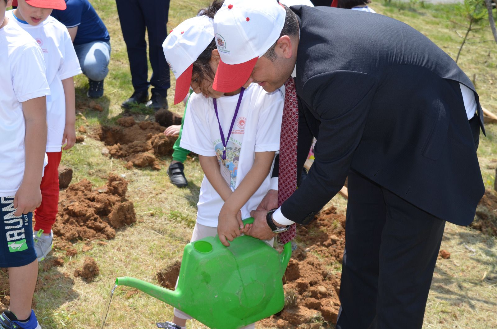 FİDANLAR TOPRAKLA BULUŞTU