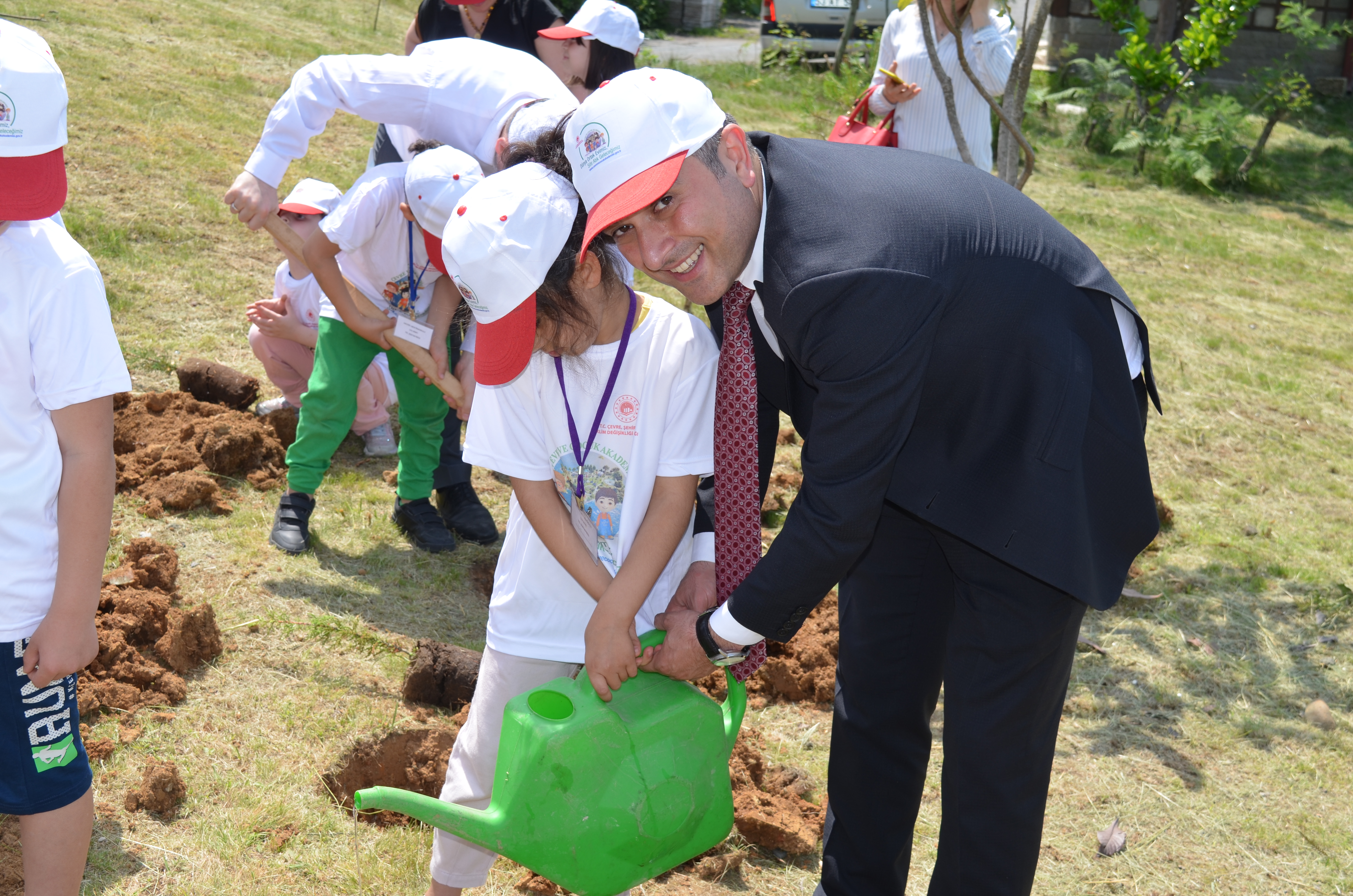 FİDANLAR TOPRAKLA BULUŞTU