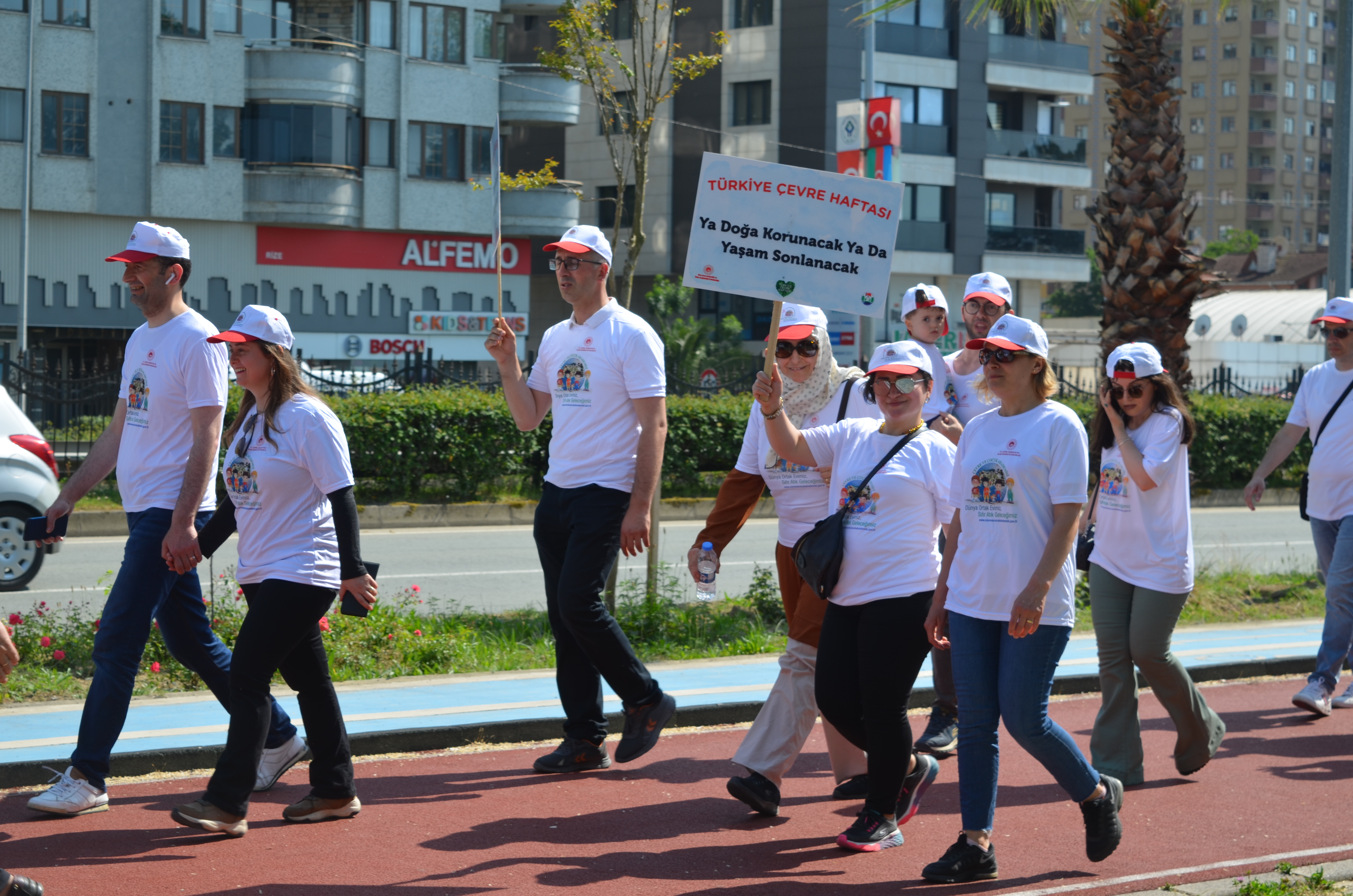 TÜRKİYE ÇEVRE HAFTASI ETKİNLİKLERİ KAPSAMINDA ÇEVRE YÜRÜYÜŞÜ VE ÇEVRE MÜFETTİŞİ ATÖLYE ÇALIŞMASI GERÇEKLEŞTİRİLDİ