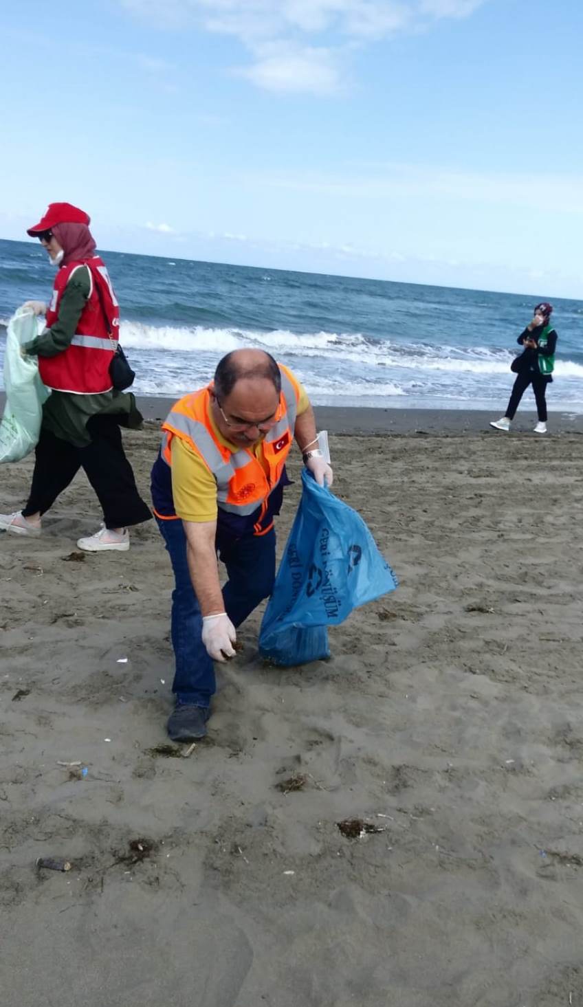 18 EYLÜL “DÜNYA TEMİZLİK GÜNÜ”  ETKİNLİKLERİMİZ BAŞLADI! SAMSUN KIYILARI TEMİZLENİYOR…