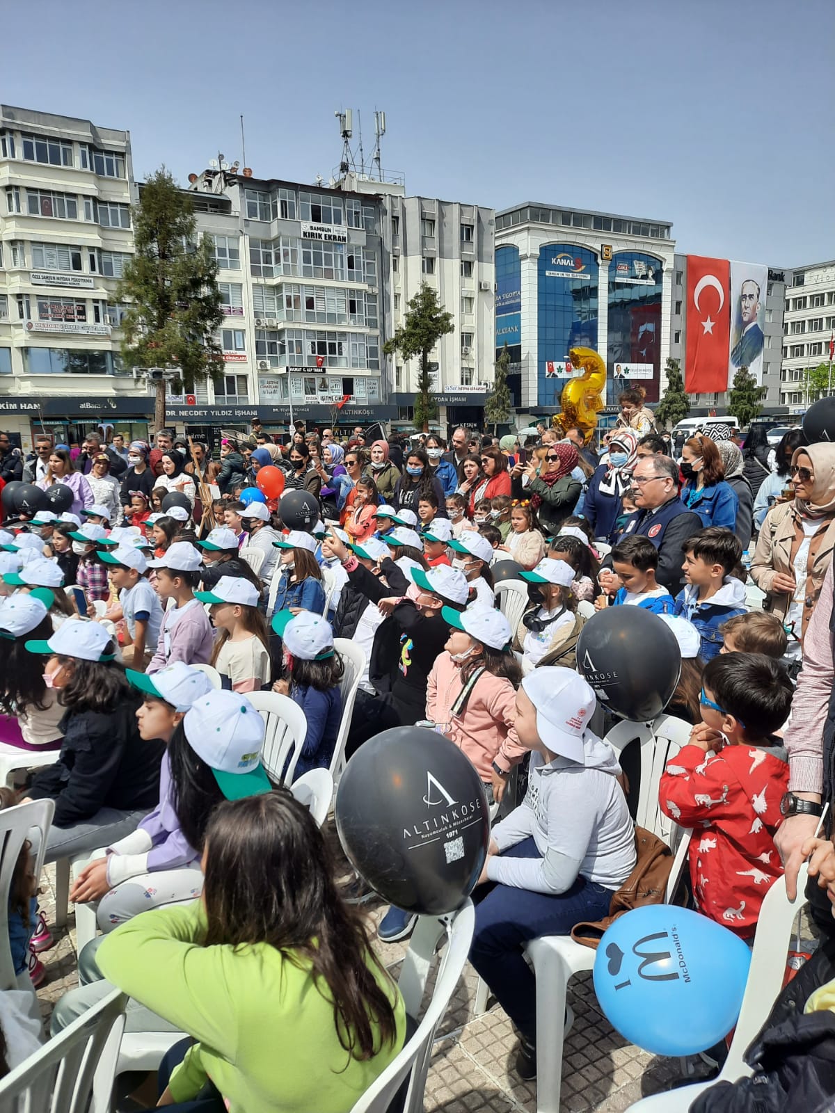 23 NİSAN ULUSAL EGEMENLİK VE ÇOCUK BAYRAMI COŞKUYLA KUTLANDI