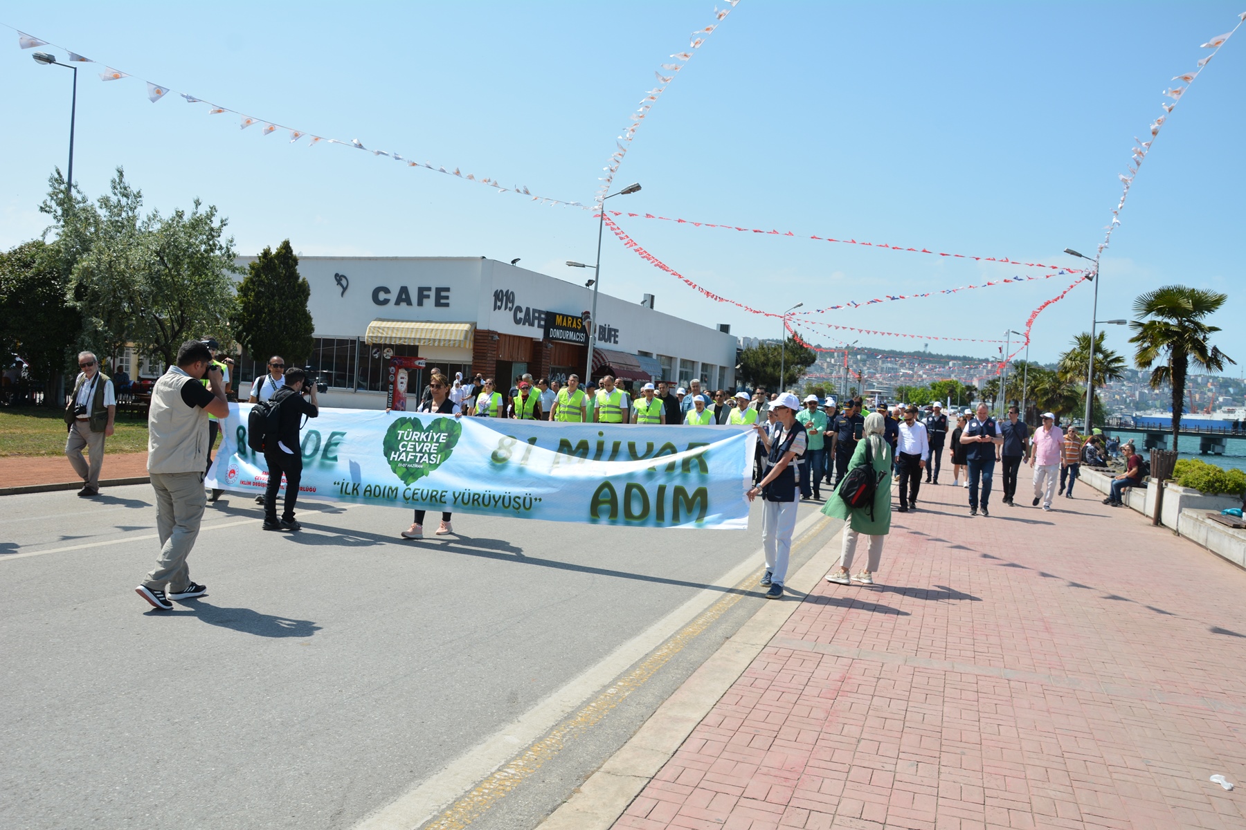 ’81 İlde 81 Milyar Adım’ İlkadım Çevre Yürüyüşü