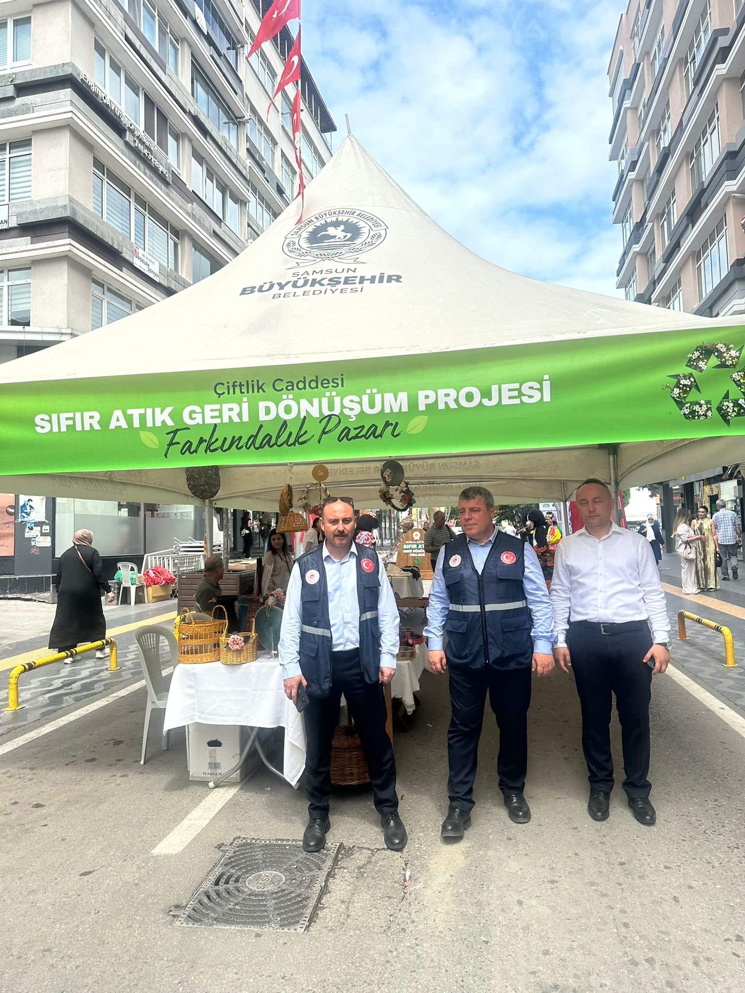 ÇİFTLİK CADDESİ'NDE FARKINDALIK PAZARI KURULDU