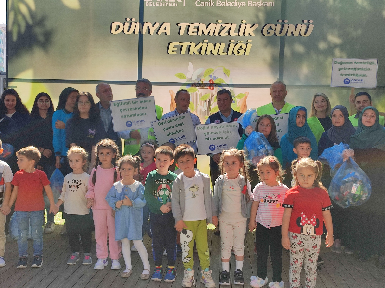 DÜNYA TEMİZLİK GÜNÜ ETKİNLİKLERİ KAPSAMINDA CANİK BELEDİYESİNİN DÜZENLEMİŞ OLDUĞU ETKİNLİĞE İL MÜDÜRÜMÜZ TEVFİK AKÇAY TARAFINDAN KATILIM SAĞLANDI.