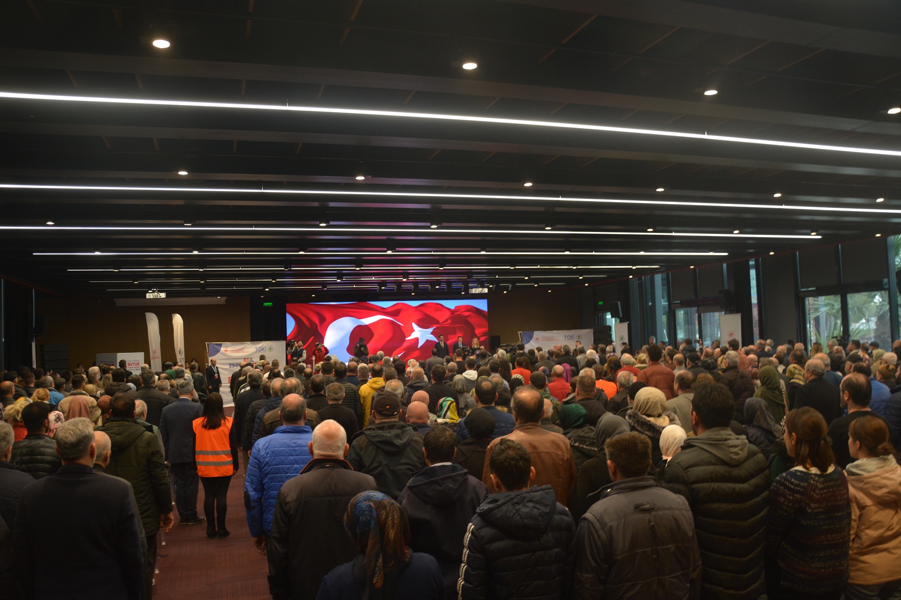 İLİMİZDE YAPILACAK SOSYAL KONUTLARIN KURA ÇEKİLİŞLERİ BAŞLADI