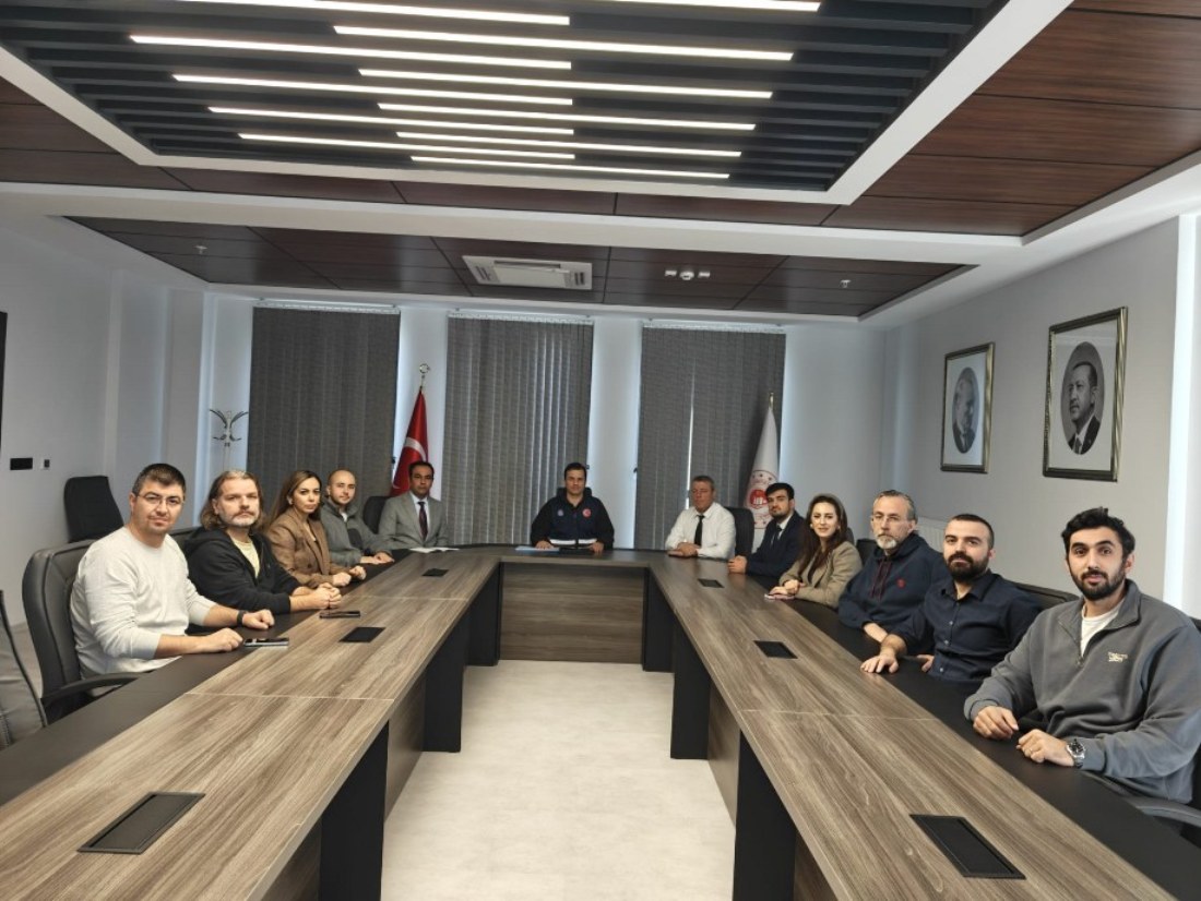 Kentsel Dönüşüm Başkanlığı Riskli Yapılan Dairesi Başkanı Serdar CENİKLİ ve beraberindeki heyet Müdürlüğümüzü ziyaret ettiler.