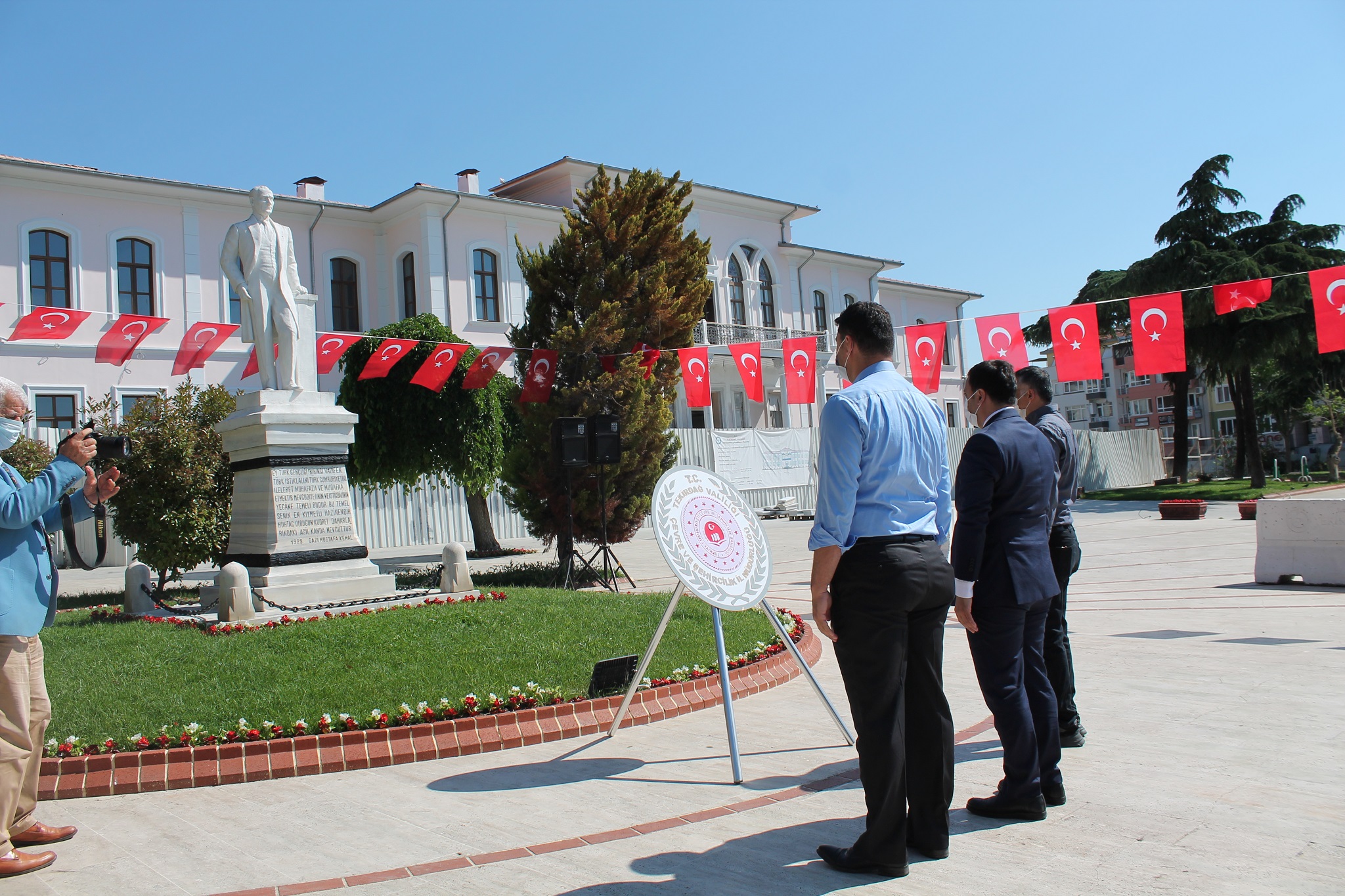 DÜNYA ÇEVRE GÜNÜNDE ATATÜRK ANITINA ÇELENK TAKDİMİ GERÇEKLEŞTİRİLDİ