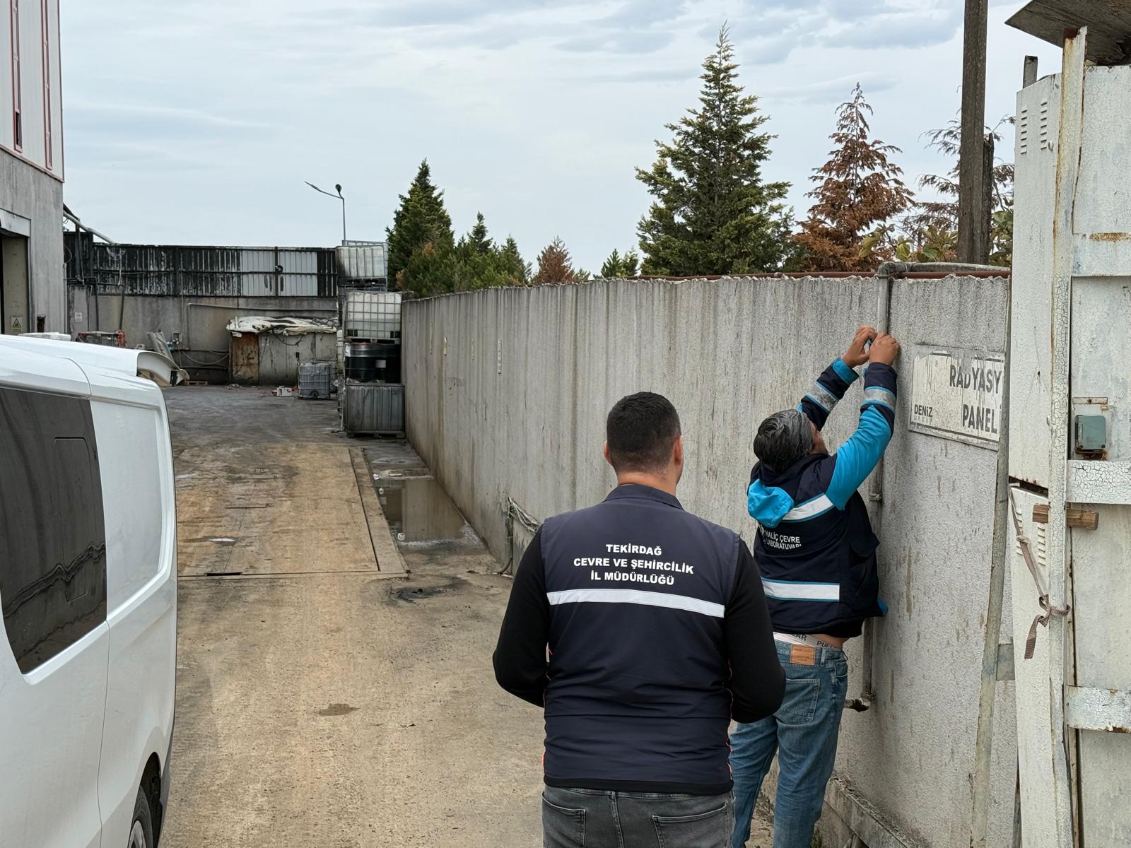 ERGENE İLÇESİNDEKİ KİMYA TESİSLERİNE EMİSYON DENETİMİ