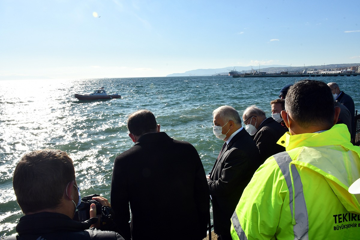 İLİMİZDE MARMARA DENİZİ'NDE AĞ VE DİP TEMİZLİĞİ YAPILDI.