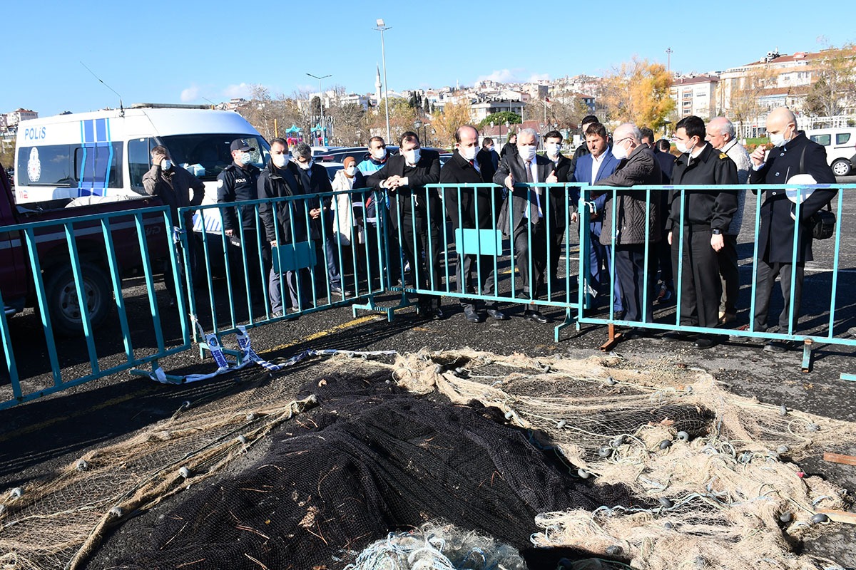 İLİMİZDE MARMARA DENİZİ'NDE AĞ VE DİP TEMİZLİĞİ YAPILDI.