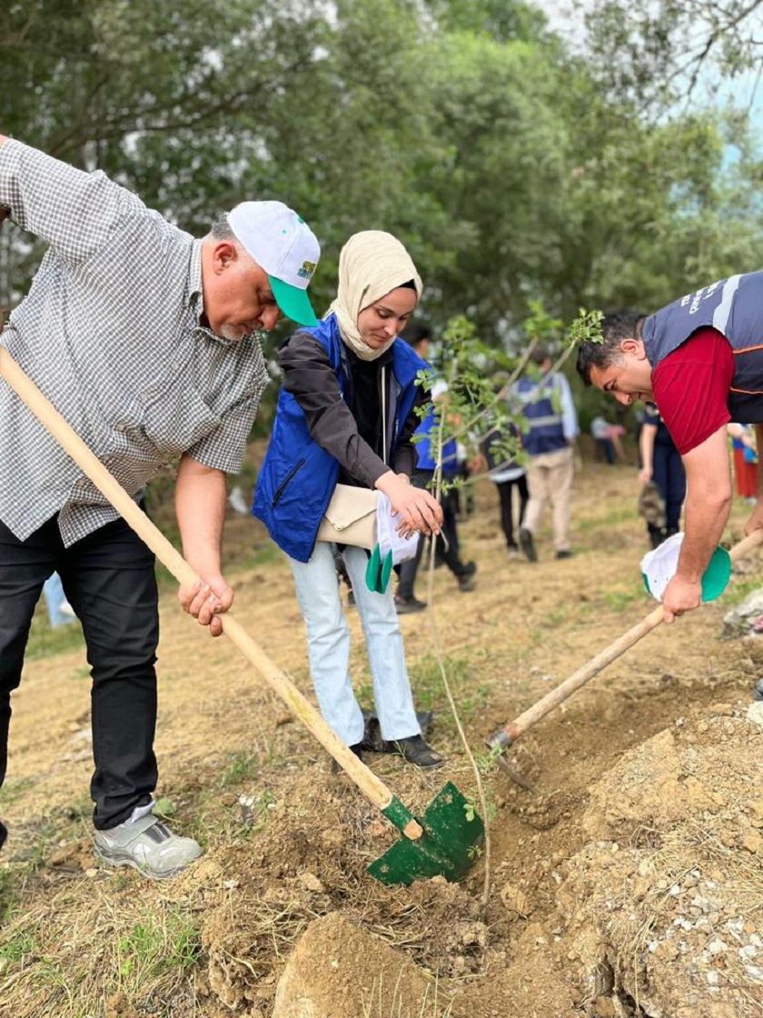 MAHRAMLI KÖÜYNDE FİDAN DİKİMİGERÇEKLEŞTİRİLDİ