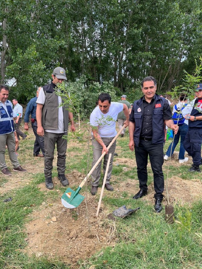 MAHRAMLI KÖÜYNDE FİDAN DİKİMİGERÇEKLEŞTİRİLDİ