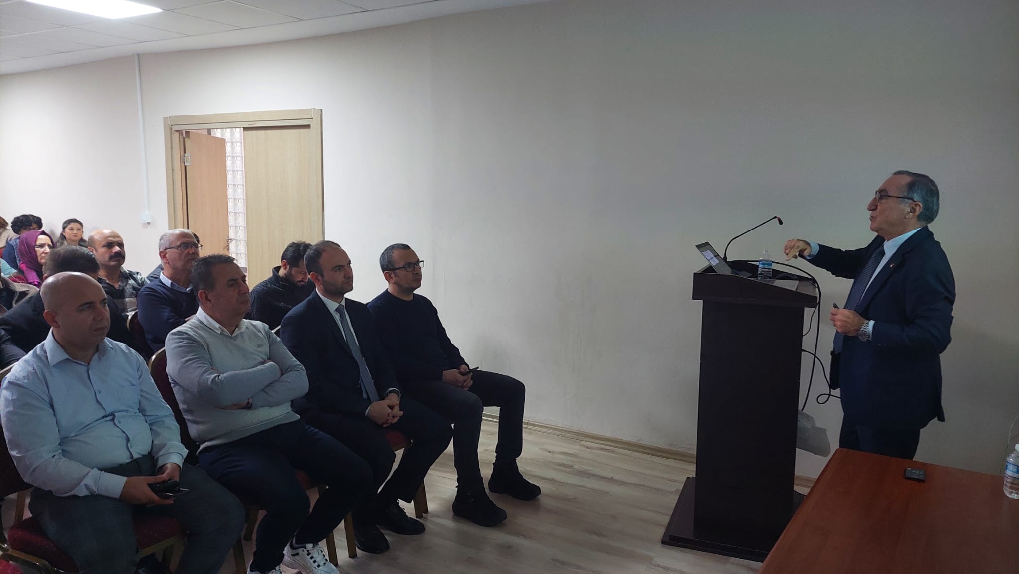 TÜRKİYE BÖBREK VAKFI'NCA İL MÜDÜRLÜĞÜMÜZ PERSONELİNE YÖNELİK BÖBREK SAĞLIĞI FARKINDALIK SEMİNERİ GERÇEKLEŞTİRLDİ