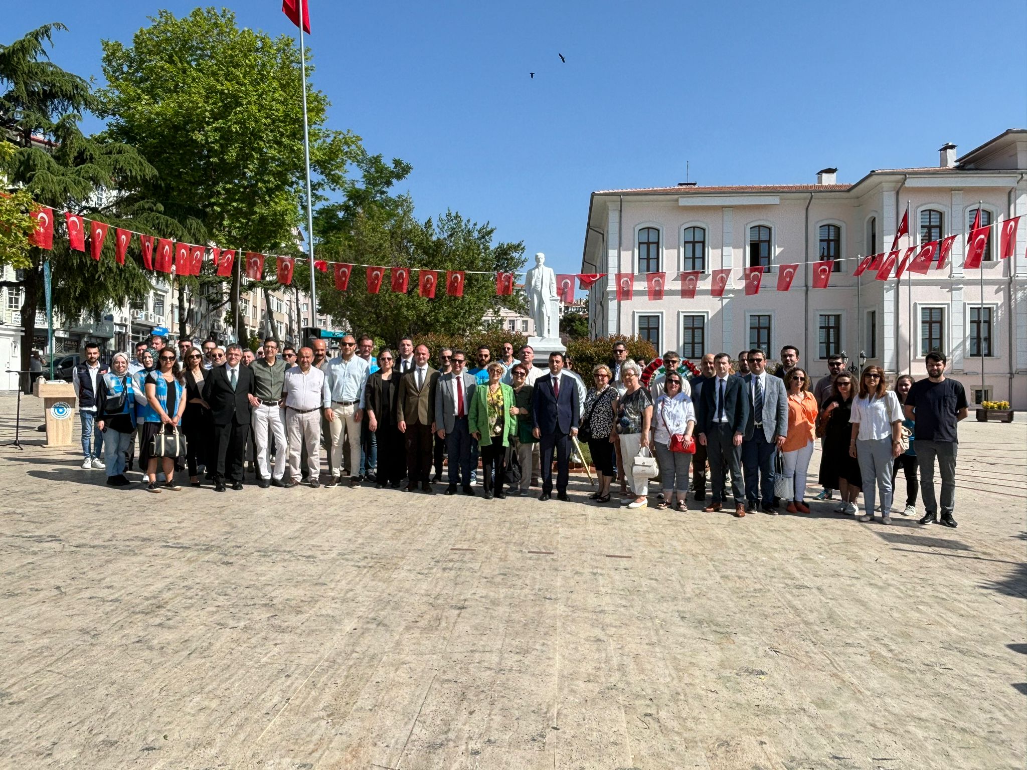 TÜRKİYE ÇEVRE HAFTASI ETKİNLİKLERİ ATATÜRK ANITI'NA ÇELENK SUNUMU VE MAKAM ZİYARETLERİ İLE BAŞLADI