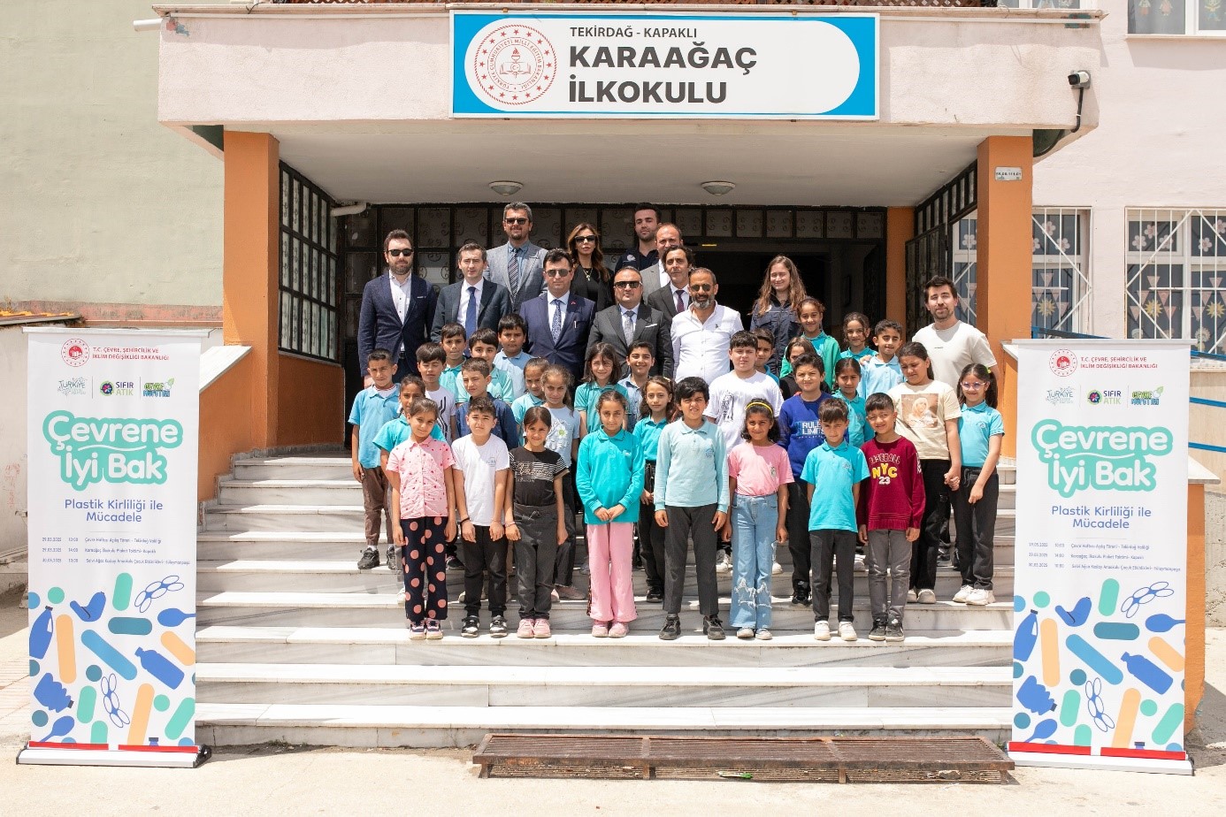 TÜRKİYE ÇEVRE HAFTASI ETKİNLİKLERİ KAPSAMINDA KAPAKLI KARAAĞAÇ İLKOKULUNA PLAKET TAKDİMİ TÖRENİ GERÇEKLEŞTİRİLDİ.