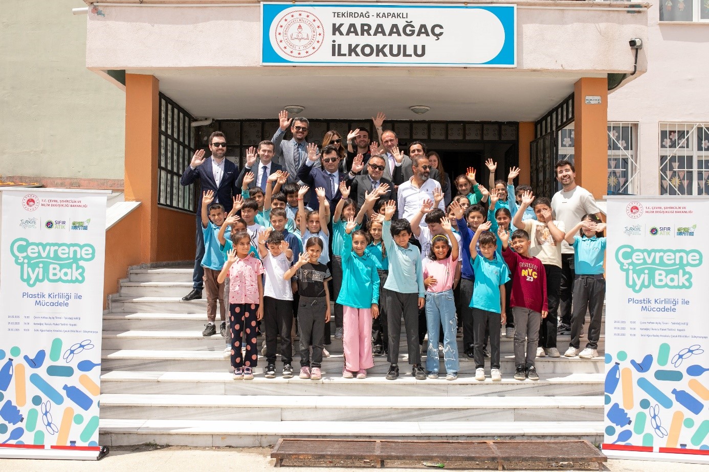 TÜRKİYE ÇEVRE HAFTASI ETKİNLİKLERİ KAPSAMINDA KAPAKLI KARAAĞAÇ İLKOKULUNA PLAKET TAKDİMİ TÖRENİ GERÇEKLEŞTİRİLDİ.