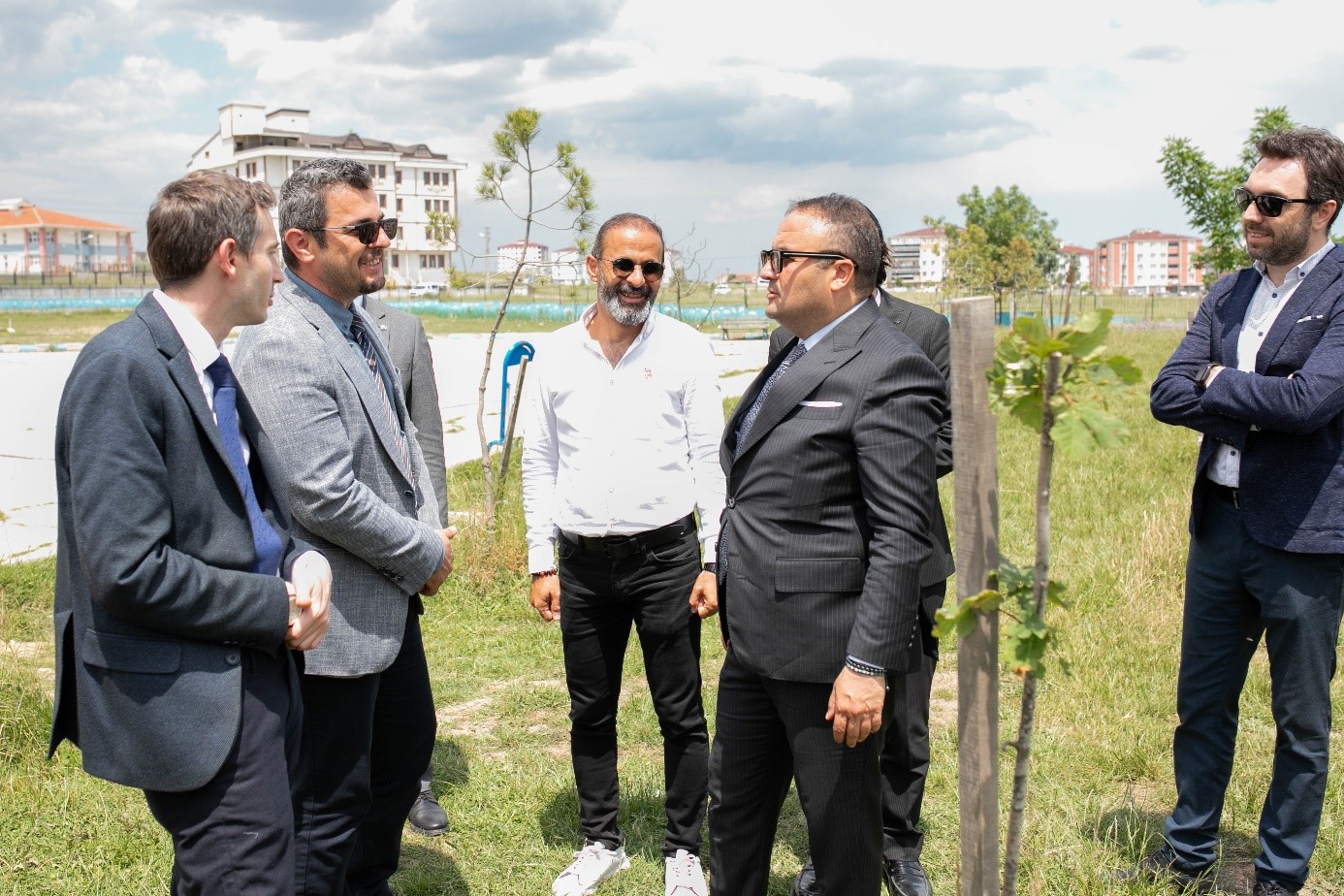 TÜRKİYE ÇEVRE HAFTASI ETKİNLİKLERİ KAPSAMINDA KAPAKLI KARAAĞAÇ İLKOKULUNA PLAKET TAKDİMİ TÖRENİ GERÇEKLEŞTİRİLDİ.