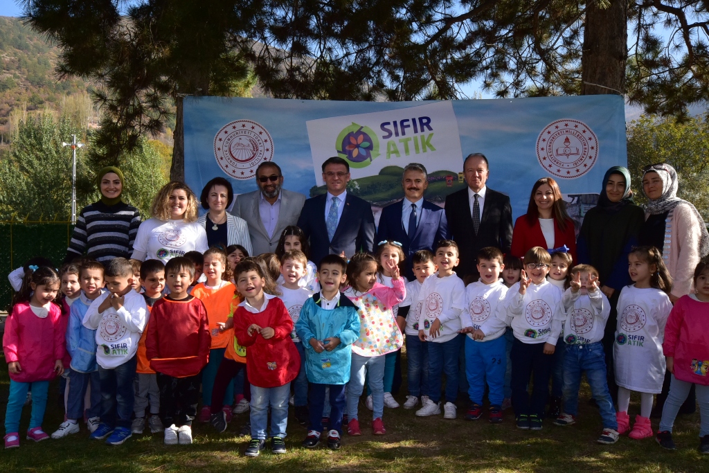 ÇEVRE TOKAT PROJESİ KAPSAMINDA ANAOKULU ÖĞRENCİLERİMİZLE BİRLİKTE “ATIKTAN SANATA” ETKİNLİĞİ DÜZENLENDİ