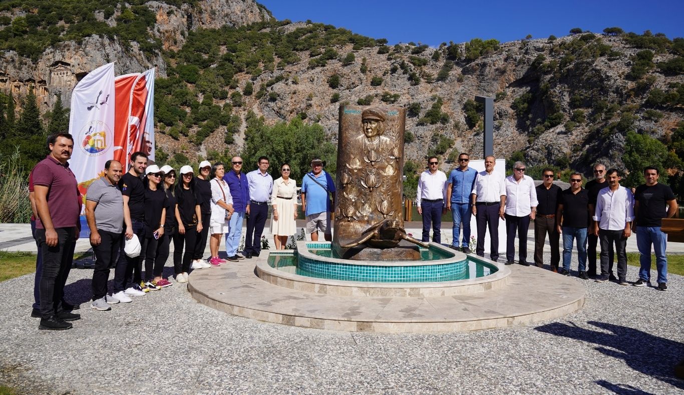 Türkiye Çevre Ajansı Tarafından Bronza Dönüştürülen ‘Kaptan June Ve Carettalar’ Heykelinin Açılışı Yapıldı