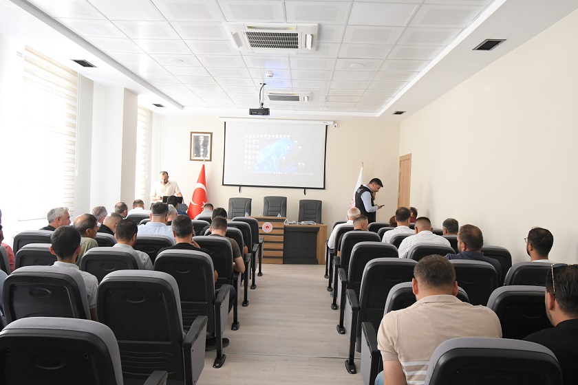 İl Müdürlüğümüzde, Vali Yardımcısı Sayın Ertuğrul Aslan başkanlığında kırsalda ve il/ilçe merkezlerinde yapılan ve yapımı devam eden afet konutları hakkında toplantı yapılmıştır.