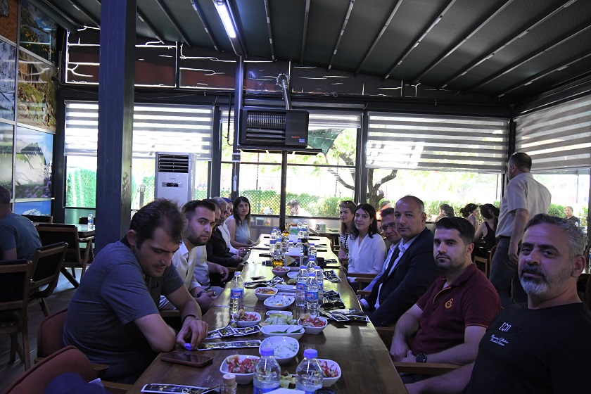 İlimiz İlçe Kaymakamlıkları Milli Milli Emlak Şefliklerinde çalışan personellerimiz ile birlikte toplantı düzenlenmiştir.