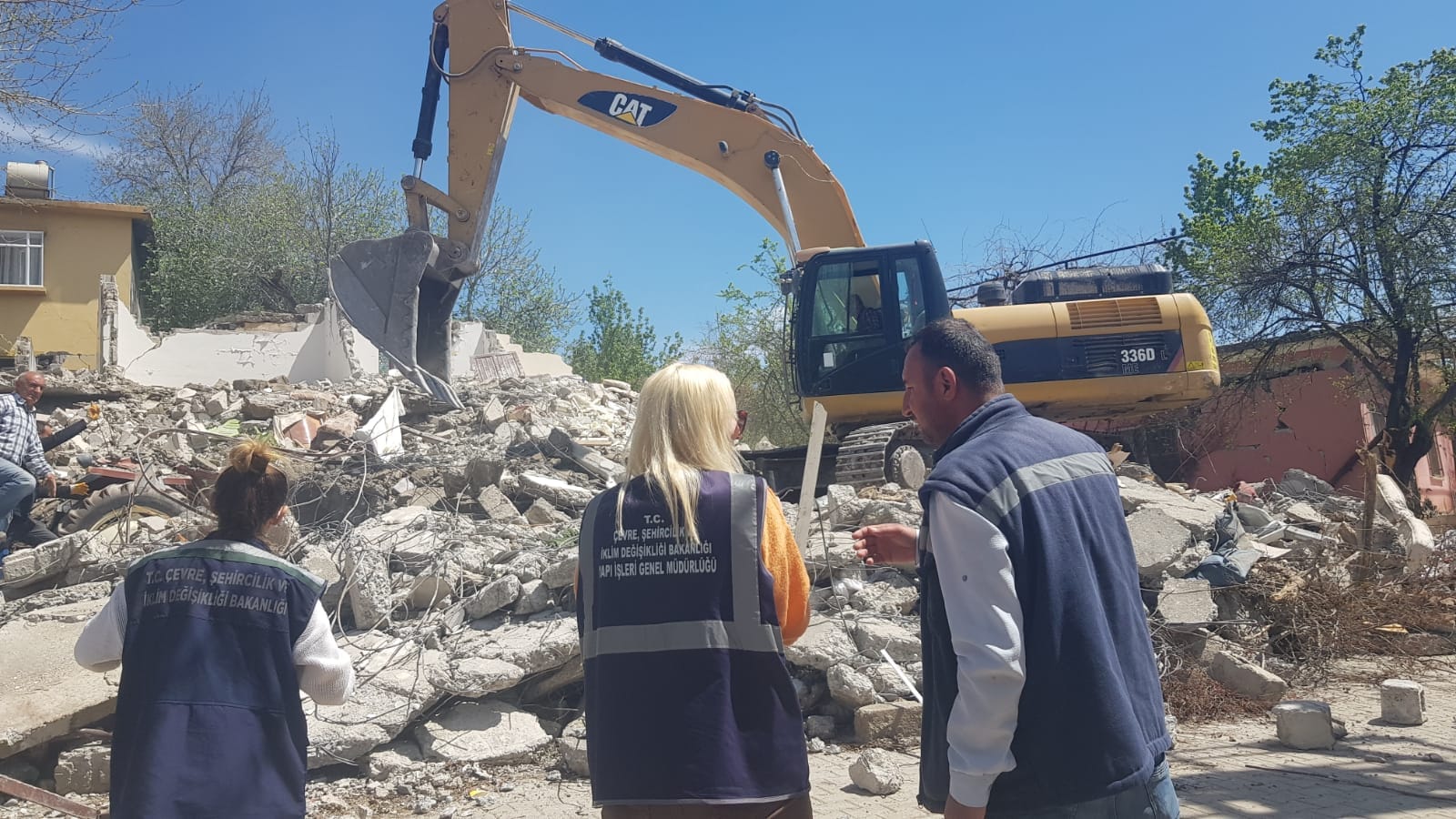 Müdürlüğümüz Personellerinin Afet Kapsamında Bulunan İllerdeki Çalışmaları Devam etmektedir.