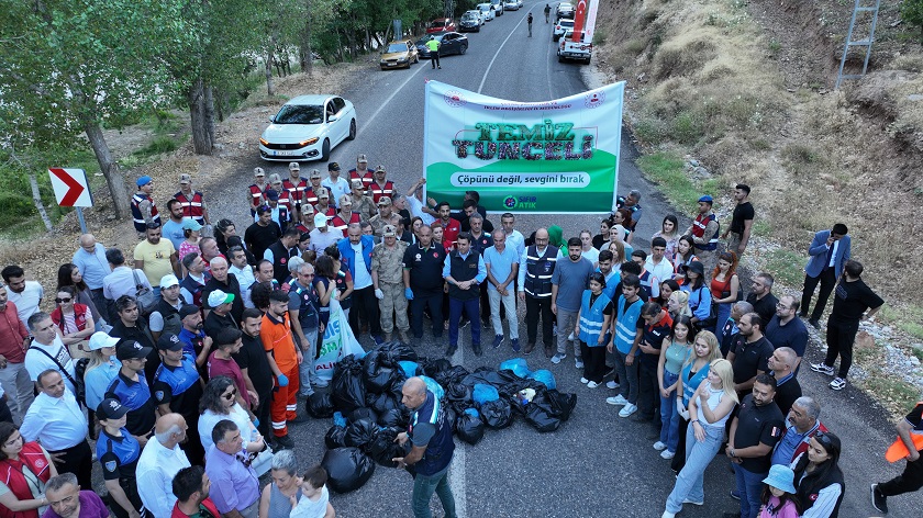 Valimiz Sayın Şefik AYGÖL ve İl Müdürümüz Sayın Melih Melik KARA önderliğinde vatandaşlarımızla birlikte 