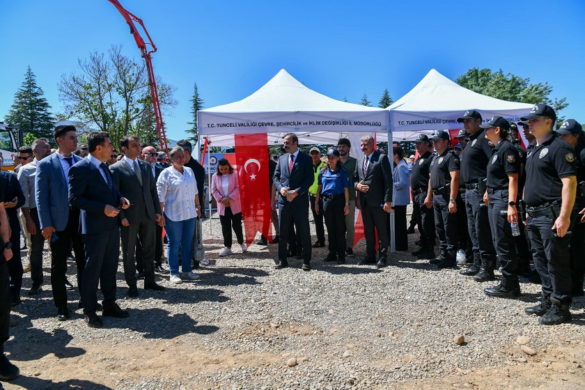 Yapı Denetim Hizmetleri İl Müdürlüğümüzce yürütülen Tunceli Polis Evi inşaatının temel atma törenine Valimiz Sayın Şefik AYGÖL'ün katılımıyla gerçekleştirilmiştir.
