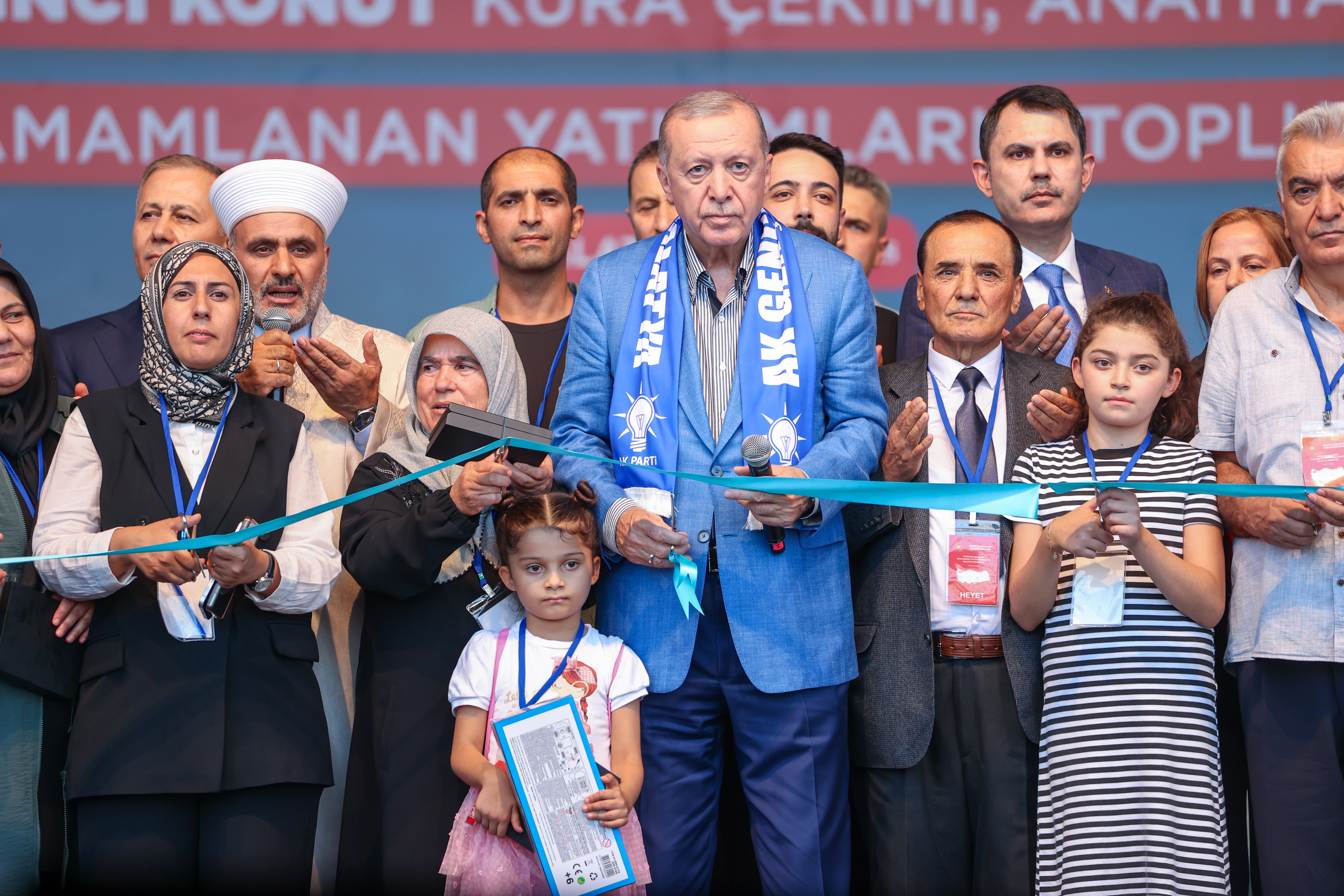 300 BİNİNCİ KONUT TESLİM EDİLDİ