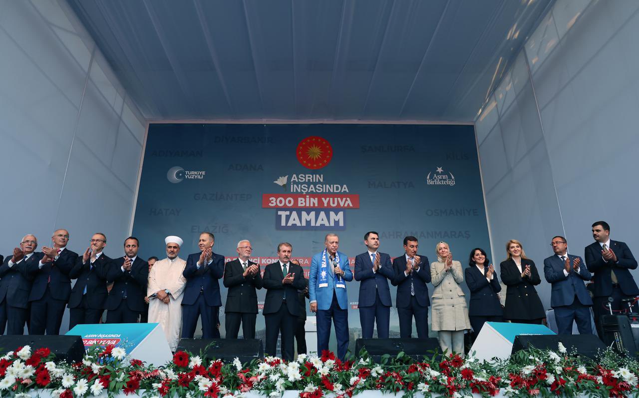300 BİNİNCİ KONUT TESLİM EDİLDİ