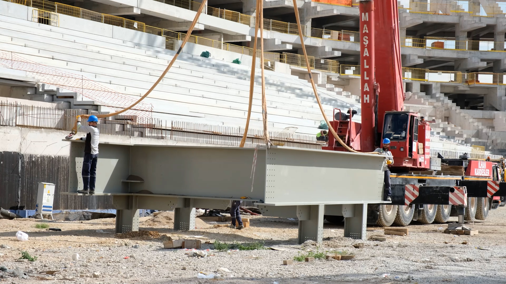 ANKARA’NIN YENİ STADYUM KOMPLEKSİ HIZLA TAMAMLANIYOR DÜNYANIN EN UZUN ÇELİK ÇATI AÇIKLIĞINA  SAHİP 3’ÜNCÜ STADYUMU OLACAK